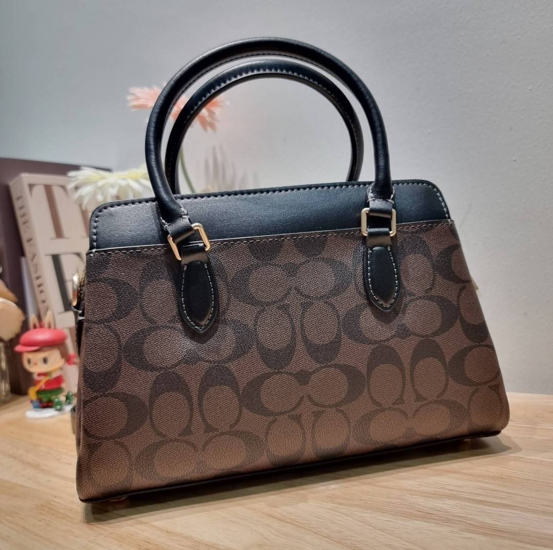 COACH MINI DARCIE CARRYALL IN SIGNATURE CANVAS CH174 พร้อมส่ง กระเป๋าสะพายทรงถัง ไซส์มินิ ดีไซน์ออกมาดูหรูมาก สวย คลาสสิค มาพร้อมสายสะพายข้างและหูหิ้วในตัว