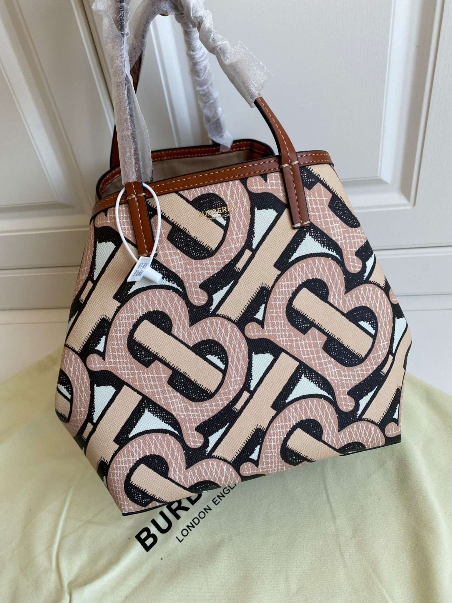 พรีเมี่ยมกิ๊ฟแท้ 100% BURBERRY TOTE VINTAGE BAG VIP GIFT WITH PURCHASE (GWP) Limited Edition / น้ำตาล