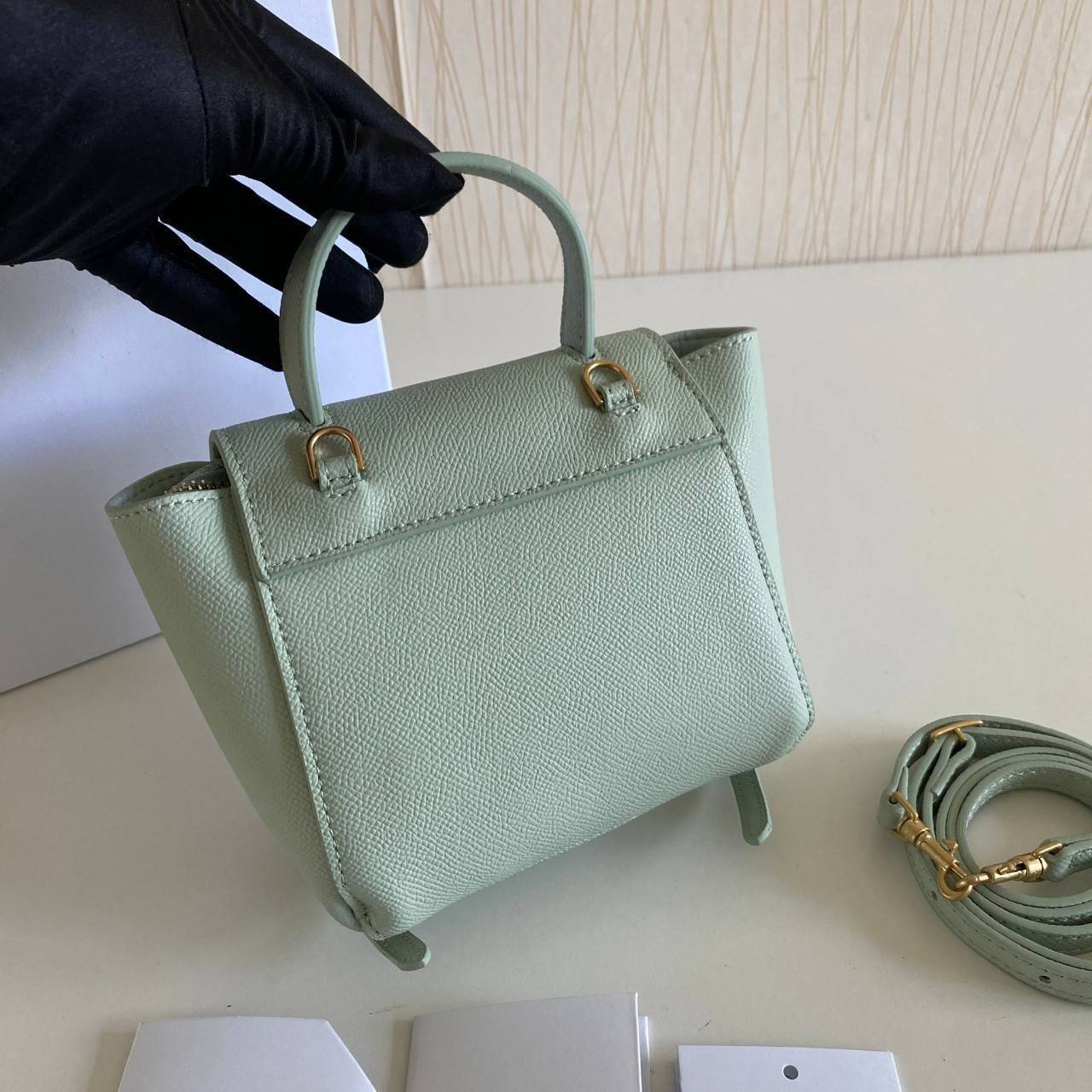 พรีเมี่ยมกิ๊ฟแท้ 100% 】รุ่นหนังแท้ CELINE PICO BELT BAG IN GRAINED CALFSKINAMAZONE ขนาดมินิ น่ารักสุดๆ GREEN