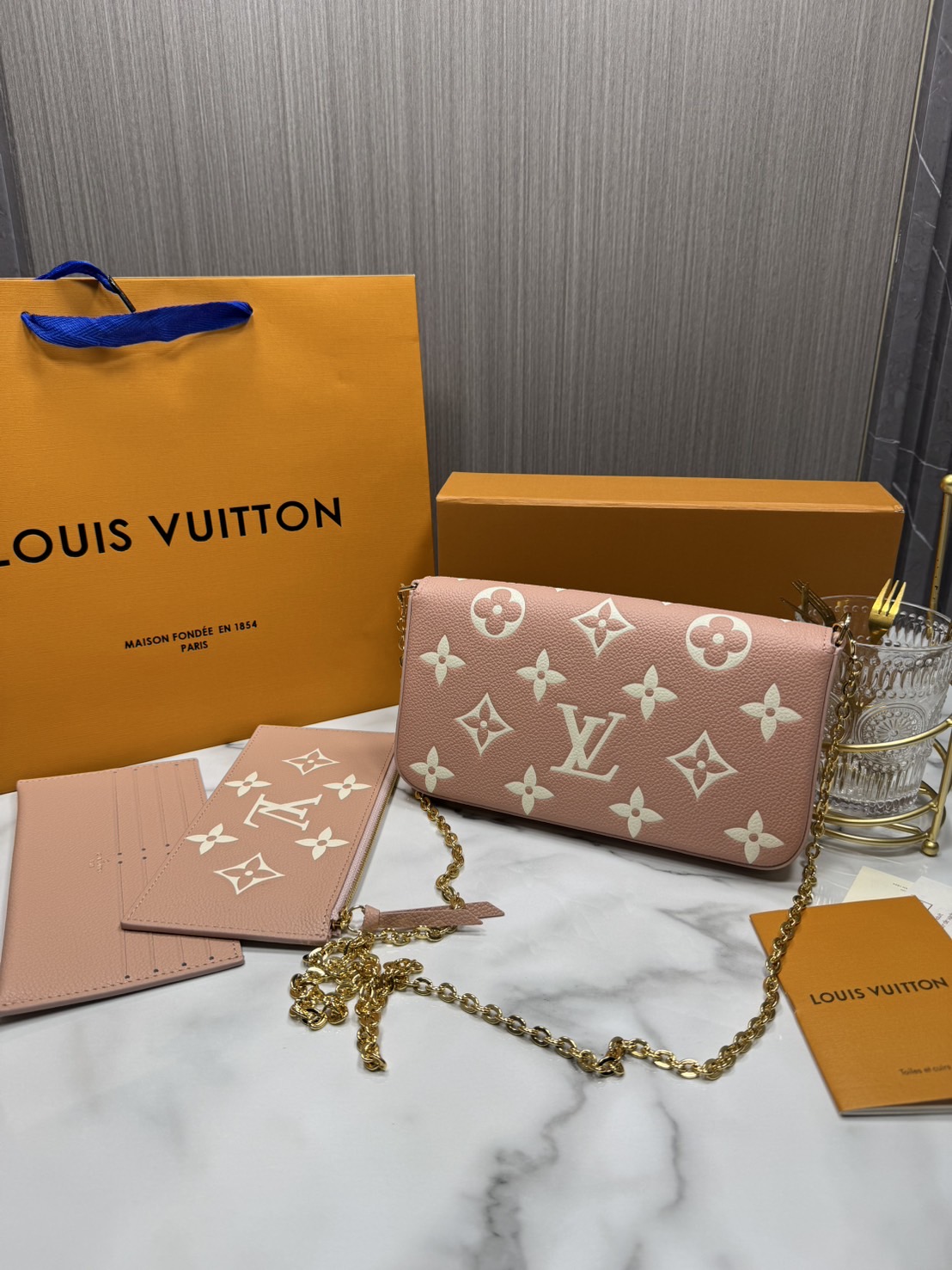 OP ORI หนังแท้ | LV Felicie Pochette bag in soft Monogram Empreinte leather กระเป๋าสะพายทรงพอชขนาดกะทัดรัด หนัง Monogram Empreinte เนื้อนุ่มประทับลาย Monogram สุดไอคอนิก