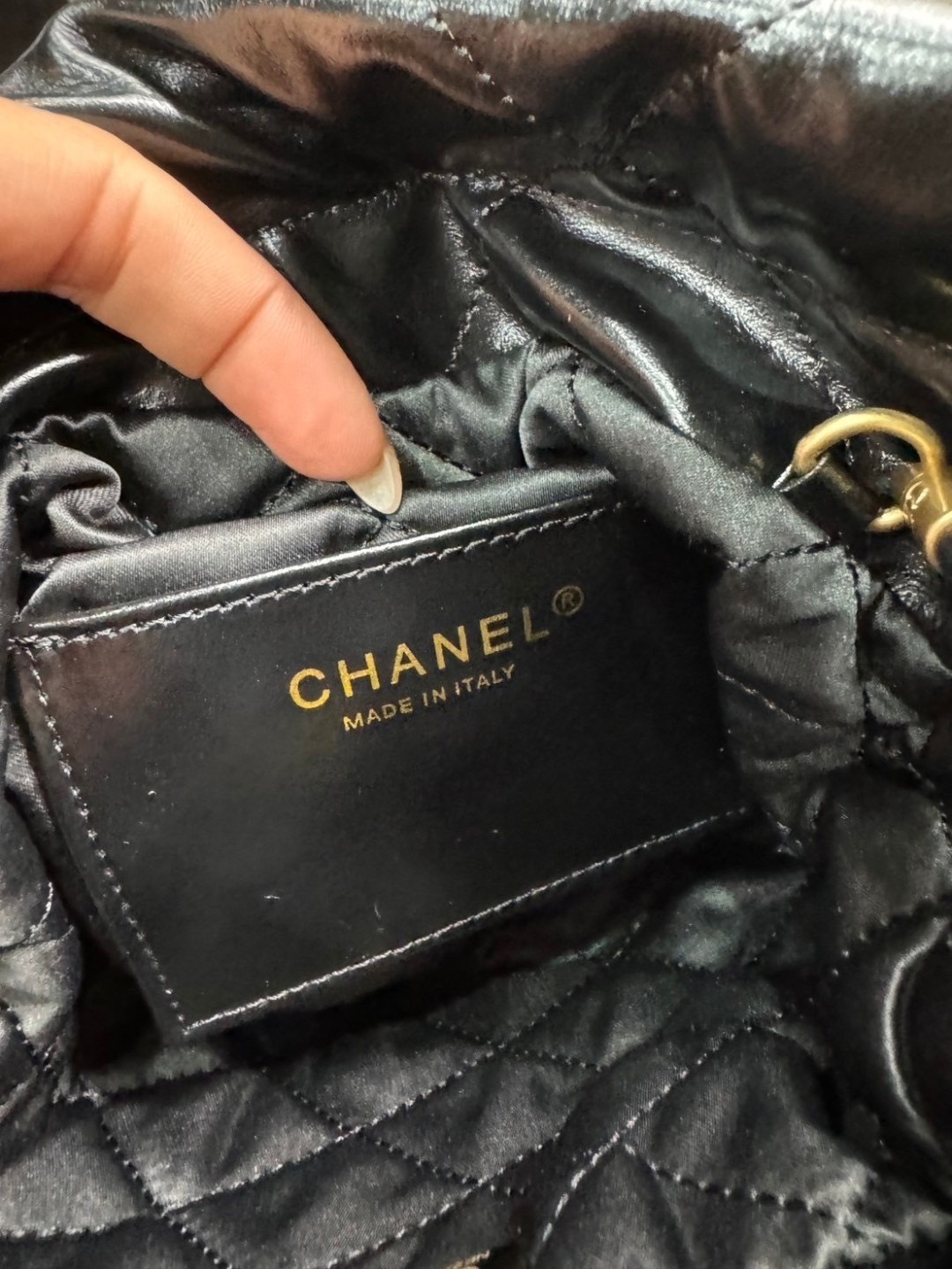 พร้อมส่ง 11 สี ORI หนังแท้ | CHANEL 22 Mini Handbag กระเป๋าสะพายสุดหรู รุ่นยอดนิยม 🤍 เกรดออริจินอล หนังแท้ ภาพถ่ายจากงานขายจริง ใช้งานต่างประเทศได้