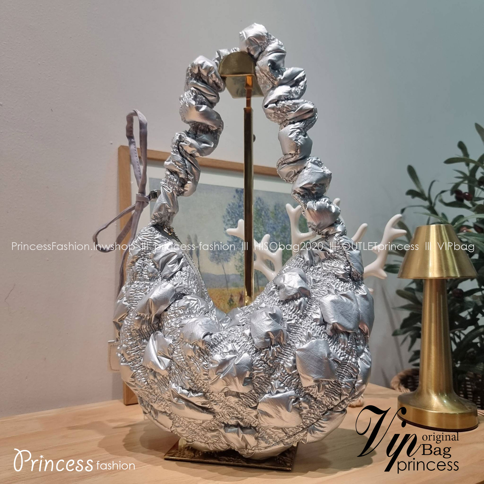 Carlyn cozy bag / Carlyn glaze bag 13 สีพร้อมส่ง อีกหนึ่งคอลเด็ด ที่ฮิตแบบฉุดไม่อยู่ กับไอเท็มนุ่มนิ่มจากเกาหลี พร้อมสีใหม่ล่าสุด กระเป๋าสะพายก้อนเมฆสุดเก๋ ที่สามารถใช้ได้หลากหลาย