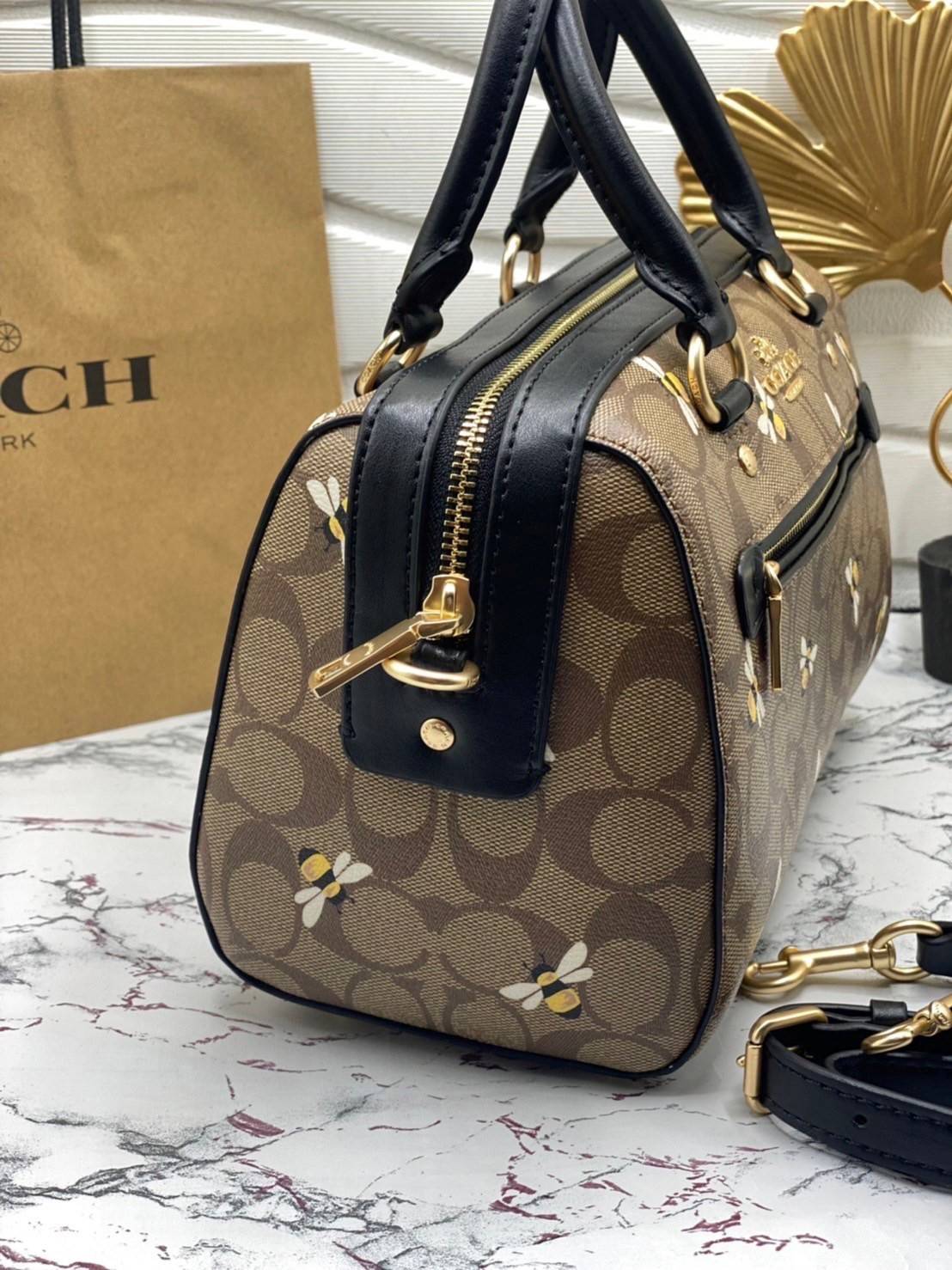 COACH ROWAN SATCHEL IN SIGNATURE CANVAS WITH BEE PRINT (C8591) พร้อมส่งที่ไทย