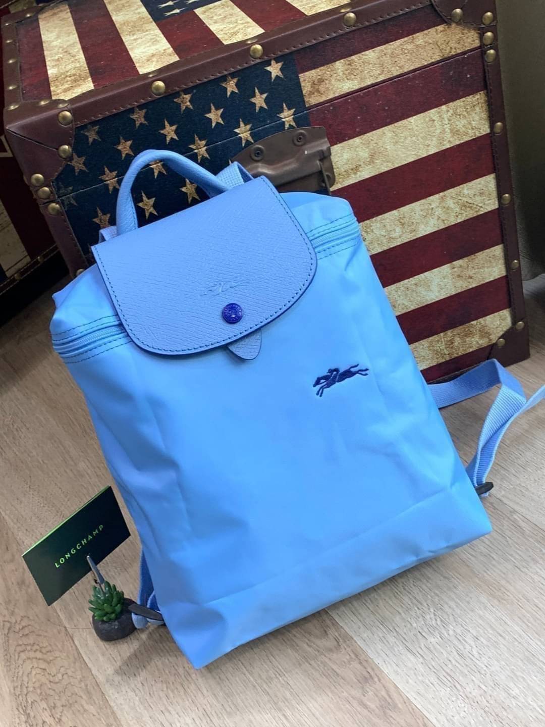 Longchamp LE PLIAGE Club Backpack PASTEL พลาดไม่ได้กับสีใหม่แบบพาสเทล มองแล้วสบายตา อีกหนึ่งในกระเป๋ารุ่นยอดนิยมของLongchamp สำหรับสาวแฟชั่นหัวทันสมัย