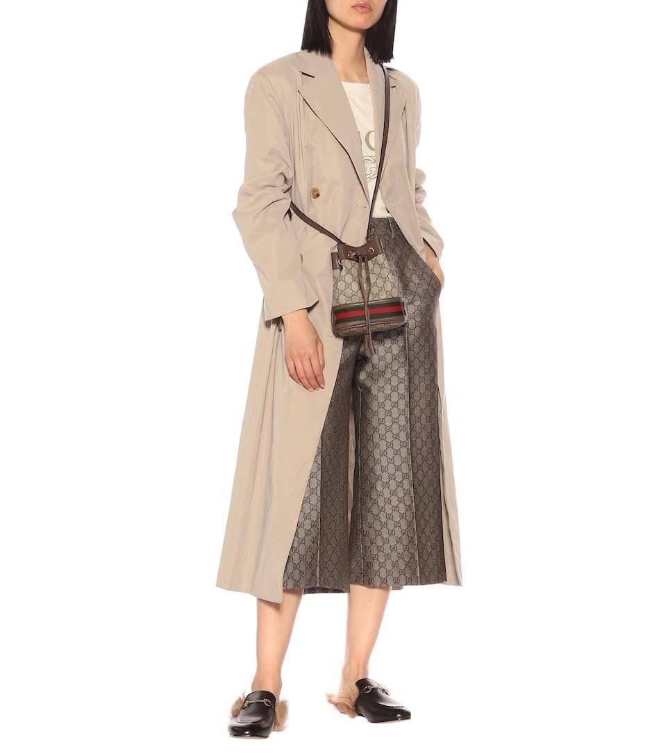 GUCCI Ophidia mini small GG bucket bag กระเป๋าถือหรือสะพายข้าง ขนาดเล็ก ทรงขนมจีบ วัสดุผ้าใบ+หนังแท้ พร้อมแถบลายทางสีเขียวและสีแดงด้านล่าง ด้านในโล่ง มี1ช่องเล็ก สายยาวถอดสายไม่ได้ ปรับระดับได้ ใบนี้เรียบหรูดูดีสุดๆไม่ควรพลาดค่า