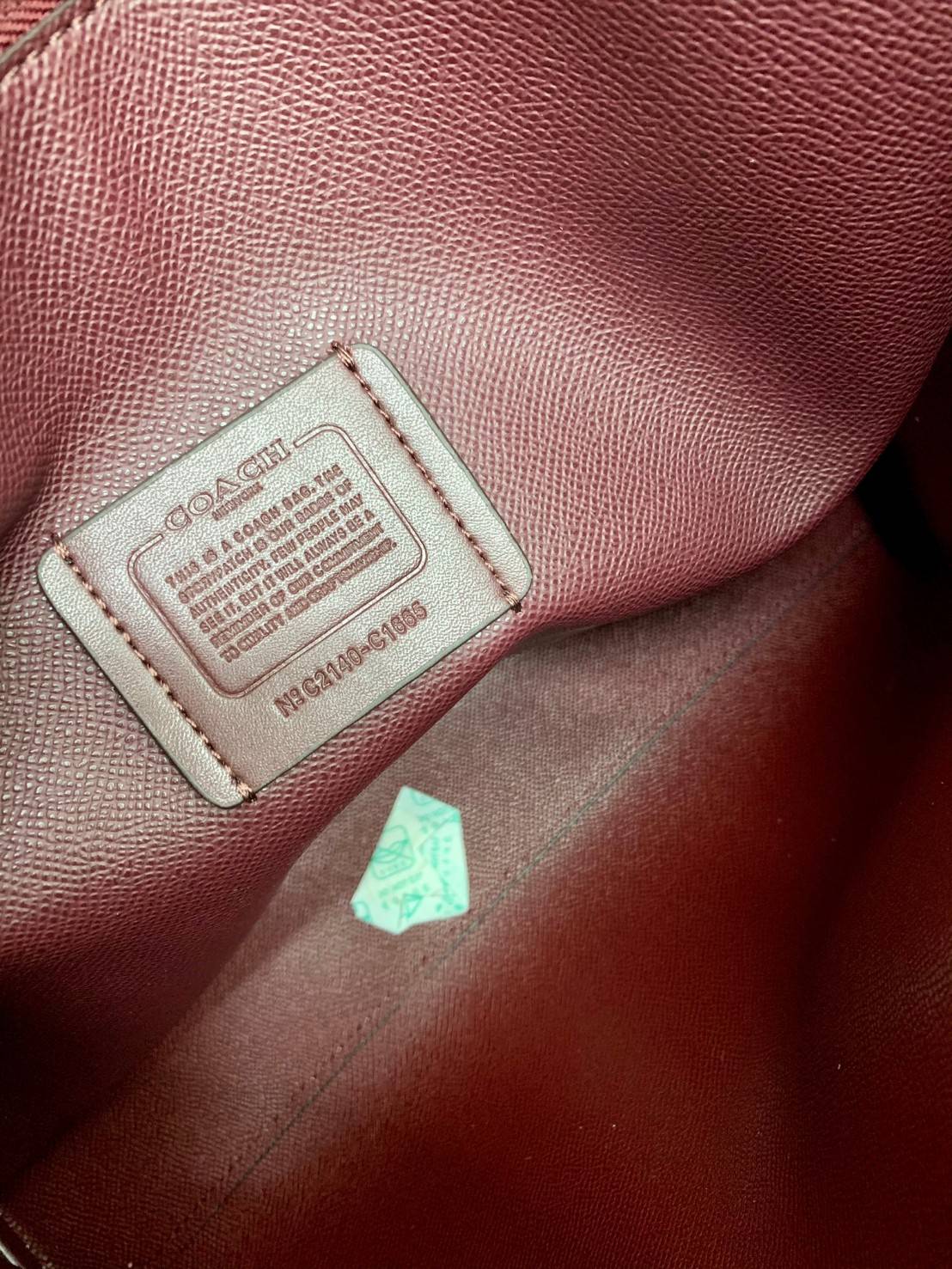 COACH MOLLIE TOTE IN SIGNATURE CANVAS ((1665)) พร้อมส่งอีกครั้ง ห้ามพลาดค่า! กระเป๋าหิ้ว//คล้องไหล่ ใบใหญ่ ทรงTote หนังแท้นิ่มอย่างดีค่ะ ภายในแบ่ง2ช่องใหญ่ สามารถใส่ A4ได้เลย ช่องกว้างมากๆ มีช่องกระเป๋าซิปกลางให้ใส่ของอีกช่องนะคะ