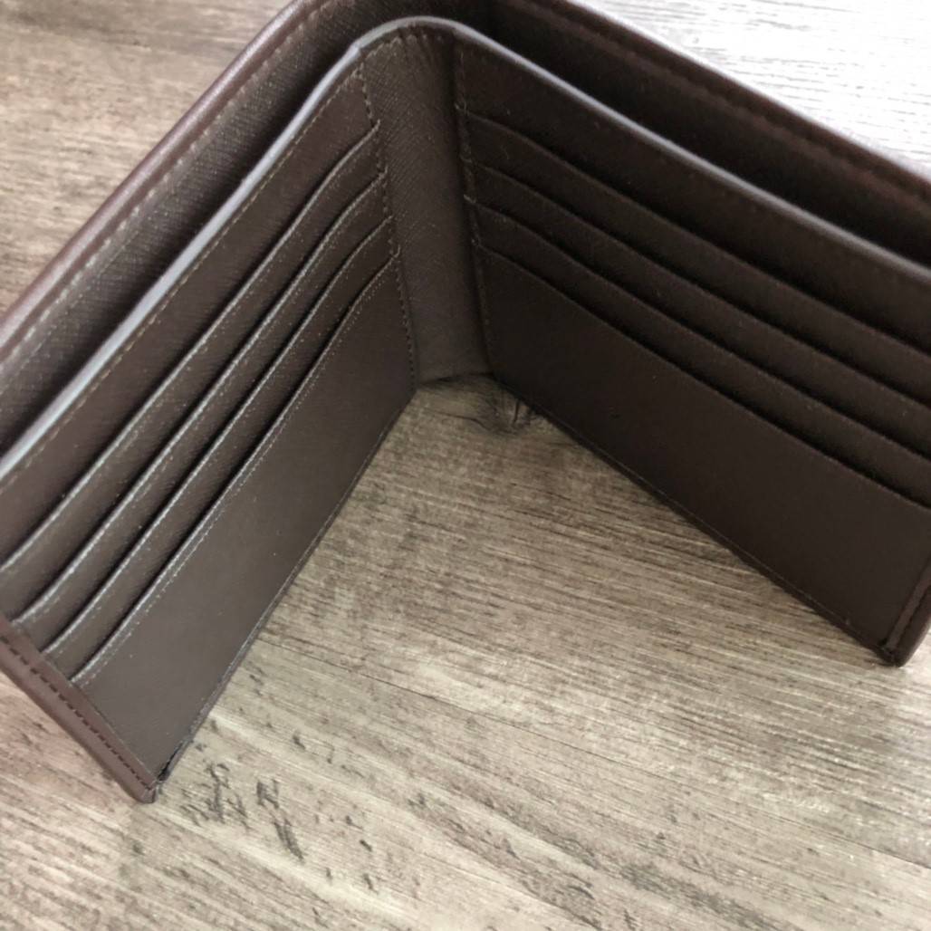 COACH Heritage Signature Compact ID Wallet กระเป๋าสตางค์ใบสั้น มาพร้อมกระเป๋าใส่บัตรใบเล็กอีก 1 ใบ จะมอบเป็นของขวัญหรือใช้เองก็แนะนำค่ะ