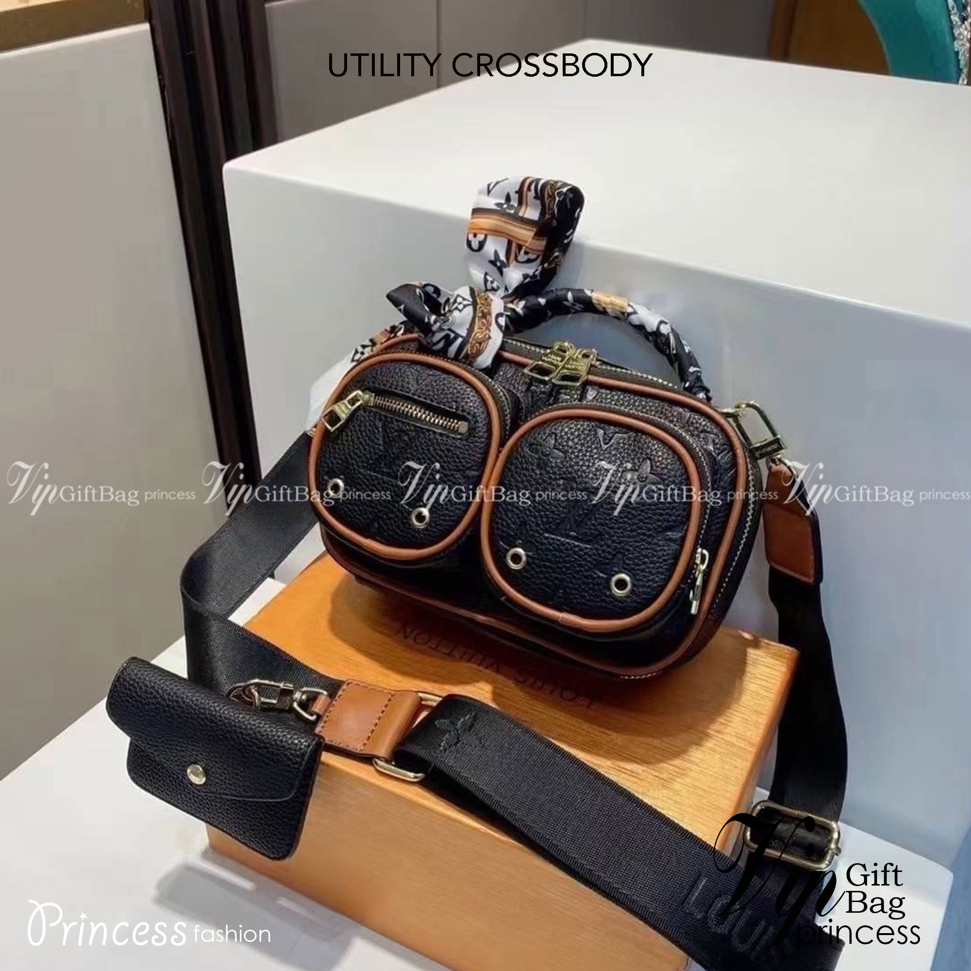 LV UTILITY CROSSBODY Monogram coated canvas ภาพถ่ายจากงานขายจริง ใช้งานต่างประเทศได้