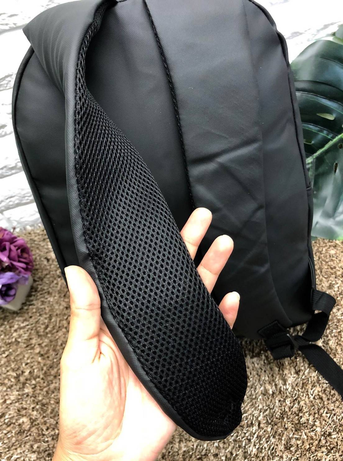 Adidas Originals 3D Backpack Restock! กระเป๋าเป้รุ่นหายากดีไซน์สุดฮิตสไตล์ ISSEY MIYAKE ใช้ได้ทั้งชายหญิง ขนาดกำลังดี น้ำหนักเบา ด้านหน้าประดับโลโก้แบรนด์ เปิดปิดด้วยซิปปั้มแบรนด์สะดวกใช้ หูจับถนัดมือ สายสะพายยาวเลื่อนปรับได้ Freesize ภายในมีโลโก้และช่องซ