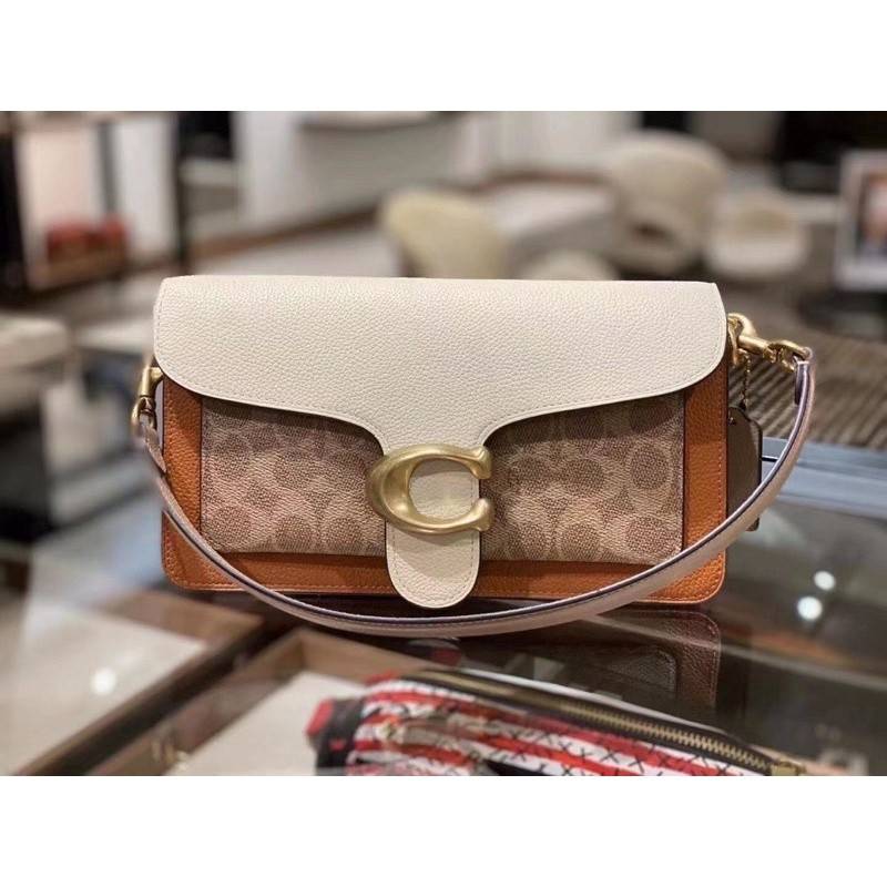 COACH TABBY SHOULDER BAG 26 IN SIGNATURE CANVAS WITH BEADCHAIN (6793,91215) กระเป๋าสะพายไหล่ ดีไซน์วินเทจย้อนยุค สวยคมชัด คลาสสิคใช้ได้ทุกลุค วัสดุหนังแท้สลับหนังแคนวาสเคลือบลาย เปิด-ปิดด้วยแม่เหล็กในตัว รับรองแน่นหนา ด้านหลังมีช่องแยก ภายในเป็นช่องโล่ง ข