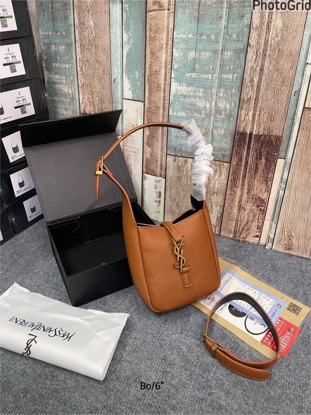 YSL Le 5 à 7 Supple Baby กระเป๋าสะพายไหล่ทรงโฮโบไซส์มินิน่ารัก รุ่นใหม่ที่กำลังมาแรง สวยแพง สวยหรู สวยเกินคนธรรมดาจะเข้าใจกันเลย ต้องมีแล้วน้าาา