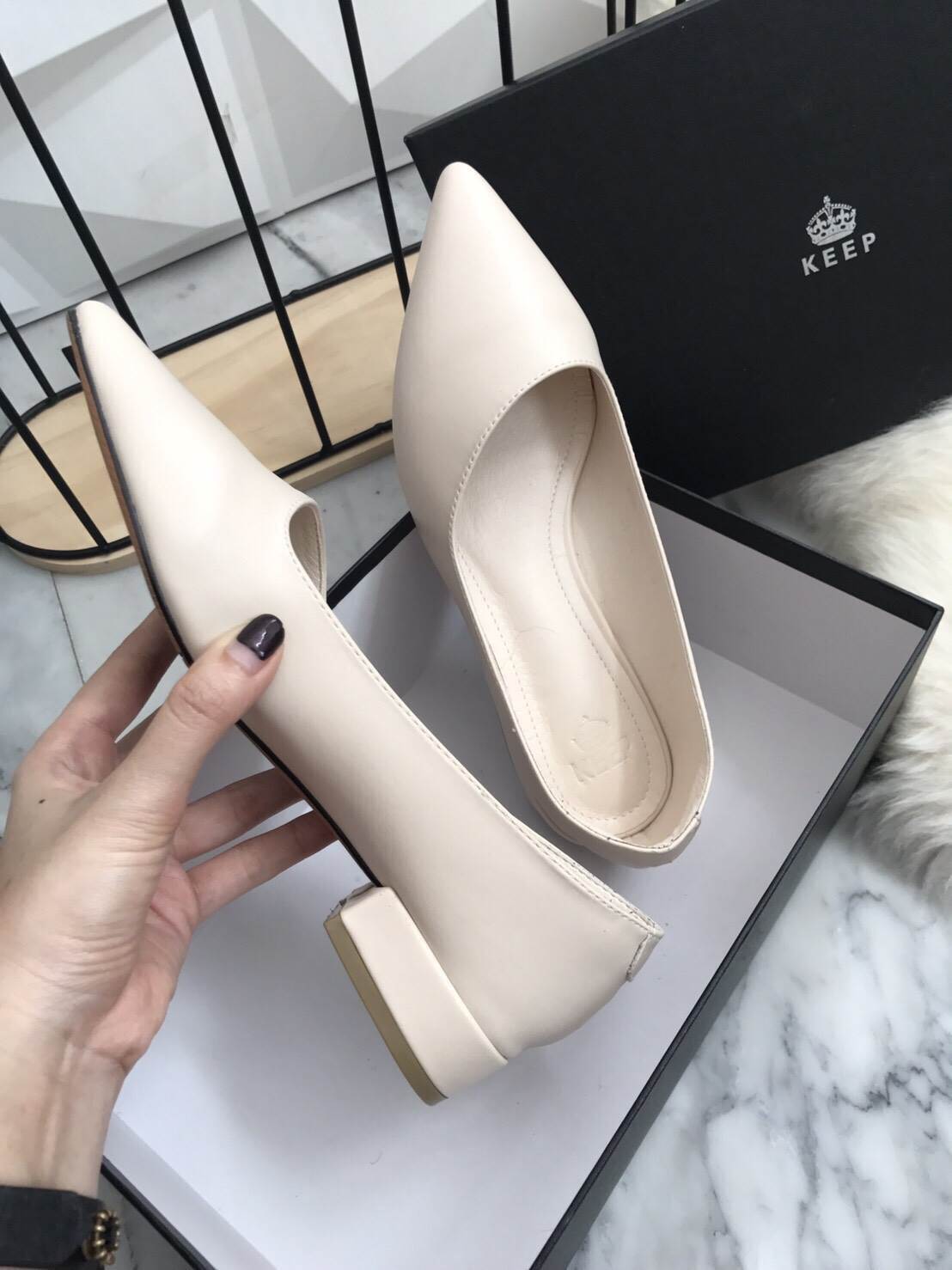 เปิดตัว💘 คัชชู KEEP ' Vimlet ' shoes >>ส้น สูง 1" นิ้ว หัวแหลม ตัดขอบเฉียงด้านบน สวย ดีไซน์เกร๋ >>ราคาน่ารัก เราท้าให้ลอง รองเท้าคัทชู ทรง สวย เหมาะกับ every day every style ของทุกคน >>ตัวปลายรองเท้า ปรับให้กว้างขึ