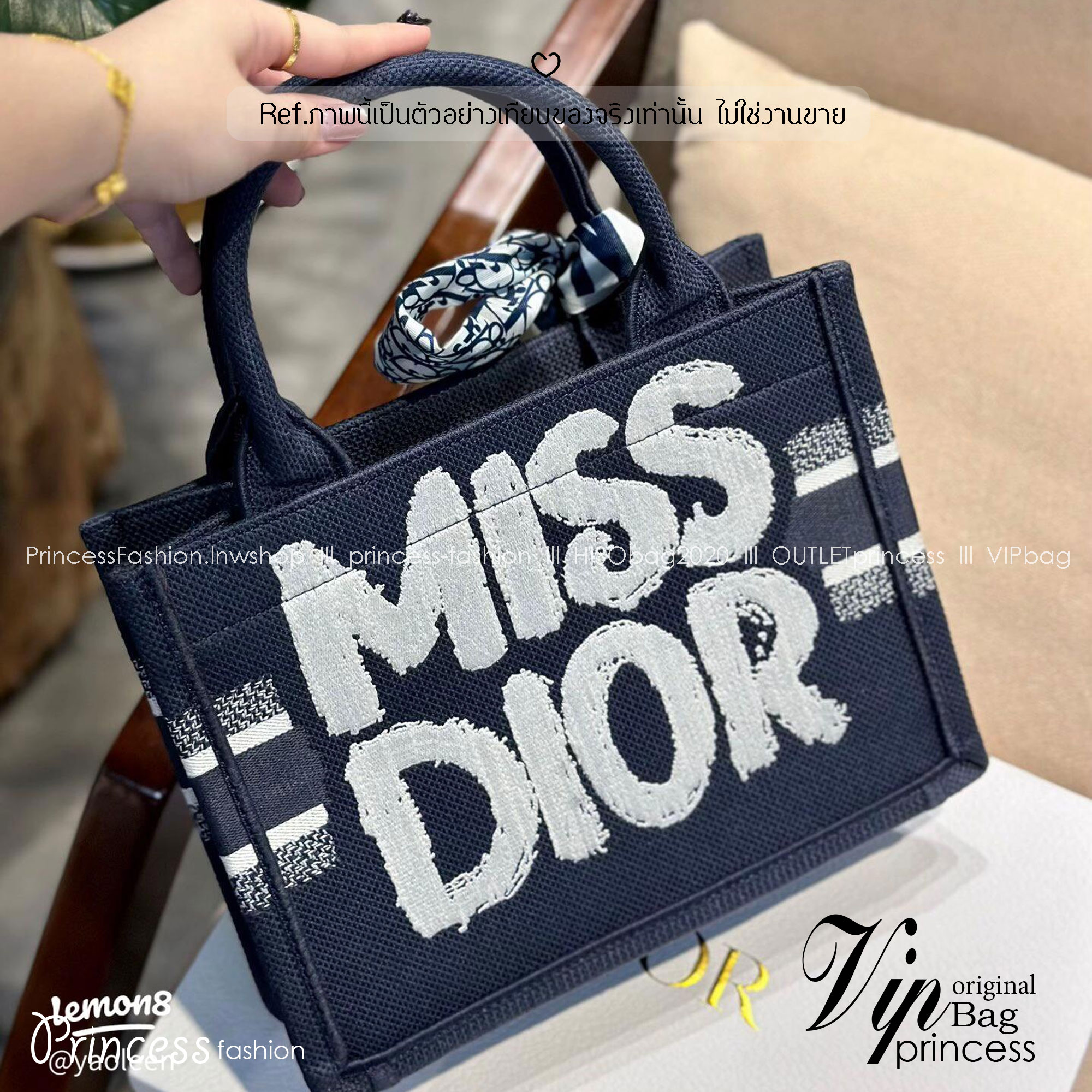 ORI หนังแท้ | Dior BookTote Blue Miss Dior Embroidery Tote Bag กระเป๋าทรงโท้ทคอลใหม่ โทนดำคลาสสิก สวยงามและหรูหรา