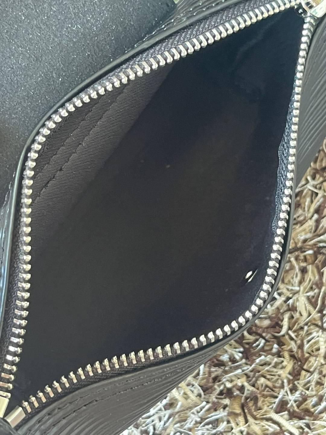 LONGCHAMP LE PLIAGE CITY POUCH WITH HANDLE Taupe - Canvas (ไม่มีสายยาว) กระเป๋าเครื่องสำอางแบบมีซิปพร้อมหูหิ้วใบนี้เหมาะสำหรับการจัดระเบียบกระเป๋าของคุณ