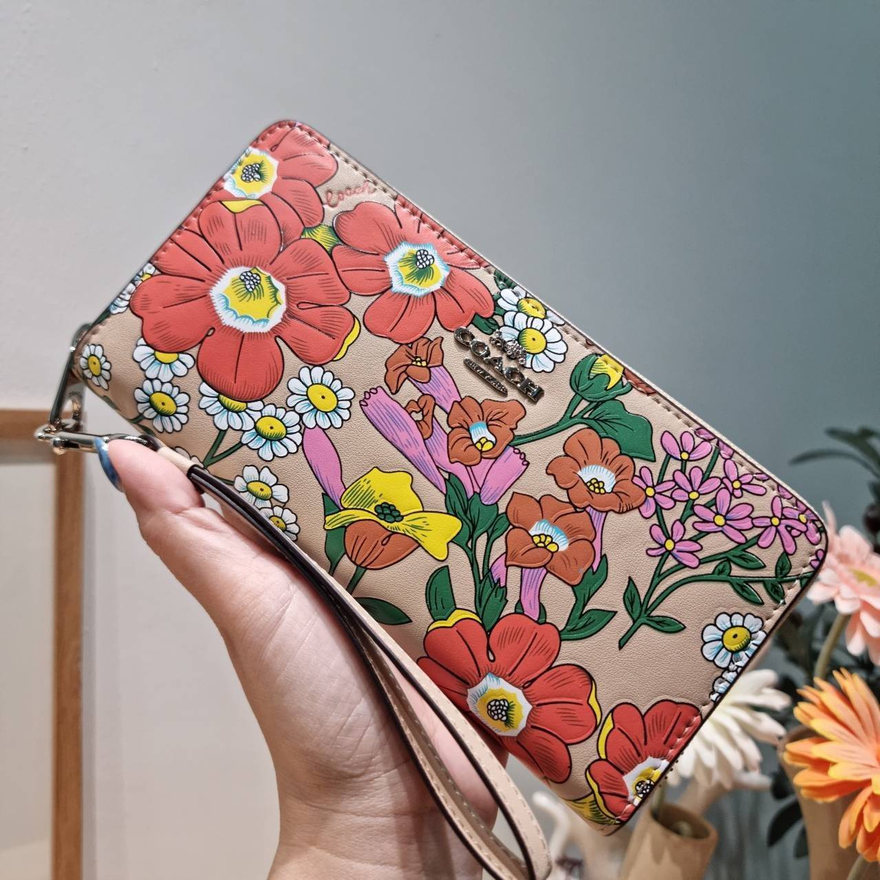 COACH LONG ZIP AROUND WALLET WITH FLORAL PRINT CJ373 / CR930 กระเป๋าสตางค์ใบยาวลายดอกไม้สดใส เกรดท็อปออริ เกรดดีสุด สลับแท้ 1:1 ใช้ต่างประเทศได้