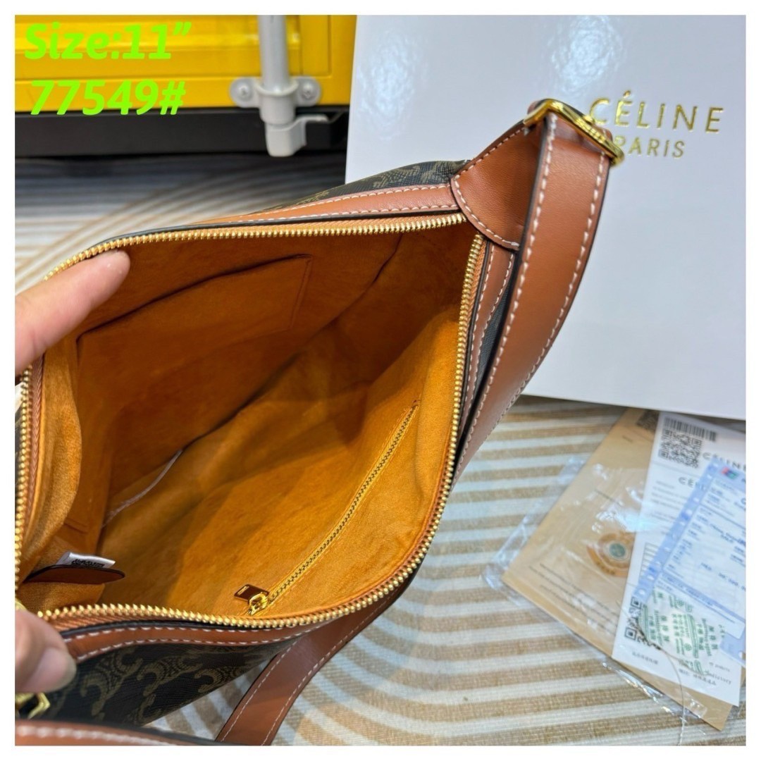 CELINE HELOÏSE CUIR TRIOMPHE Small Bag in Triomphe Canvas กระเป๋าสะพายทรงโฮโบ คอลเลคชั่นใหม่ ฮิตข้ามปี ใบใหญ่จะสัมภาระได้เยอะ รูปทรงใช้งานง่ายที่สุด สายสะพายในตัว สวยหรูผู้ดี