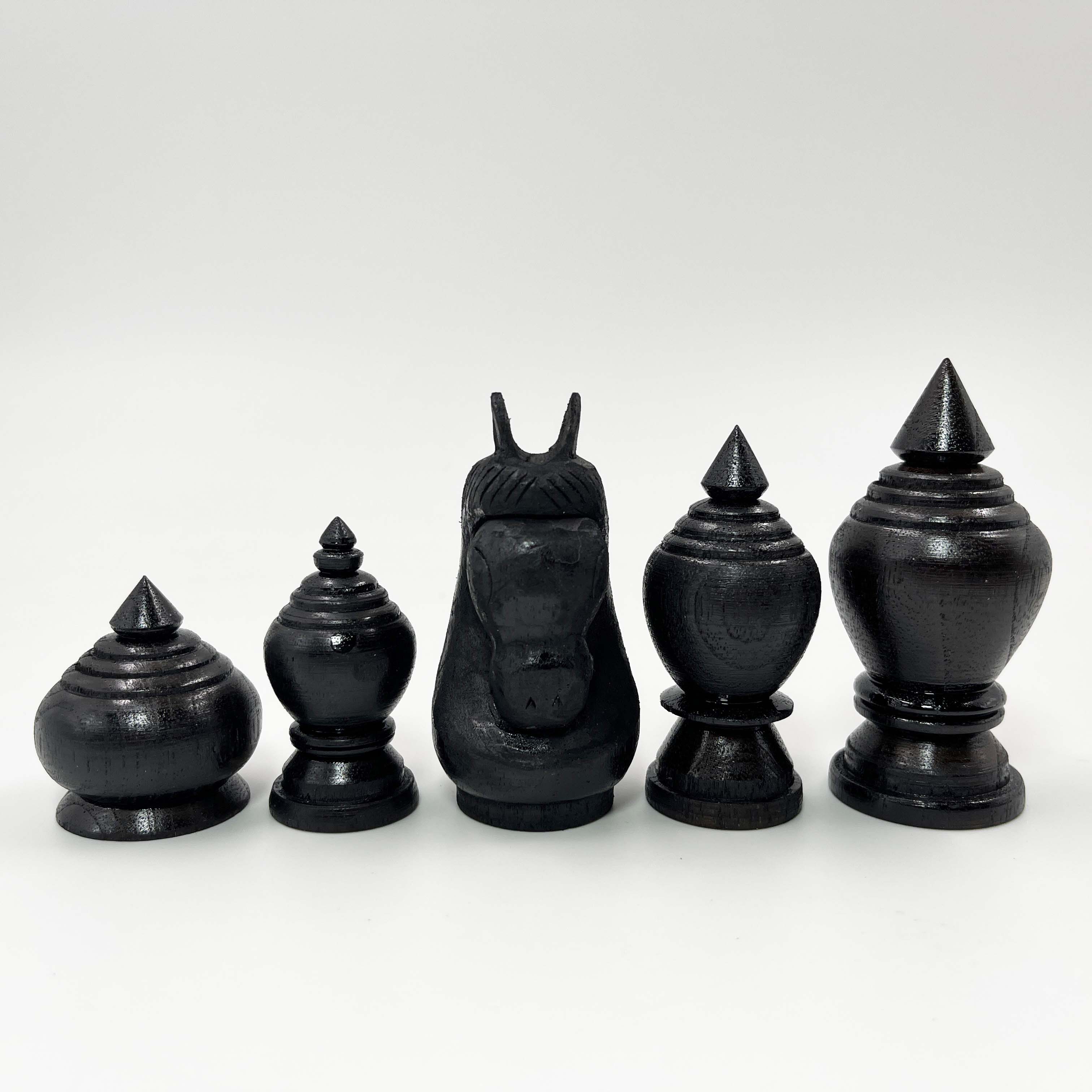 ชุดหมากรุกไทยตัวหมากชุดพยุหะคีรีพร้อมกระดานและกล่องไม้แบบหีบล็อค