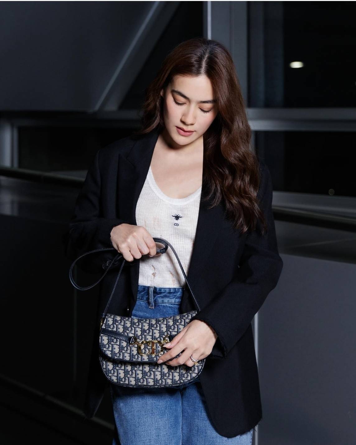 DIOR Small CD Besace Bag กระเป๋าสะพายทรงสวย ดีไซน์โลโก้โดดเด่นหรูหรา ดีเทลดูดีมีกิมมิคในตัว สายสะพายในตัว ปรับได้ตามชอบ สะพายทำงาน ออกงาน ไปเที่ยว ไปเดท ได้ทุกโมเมนต์