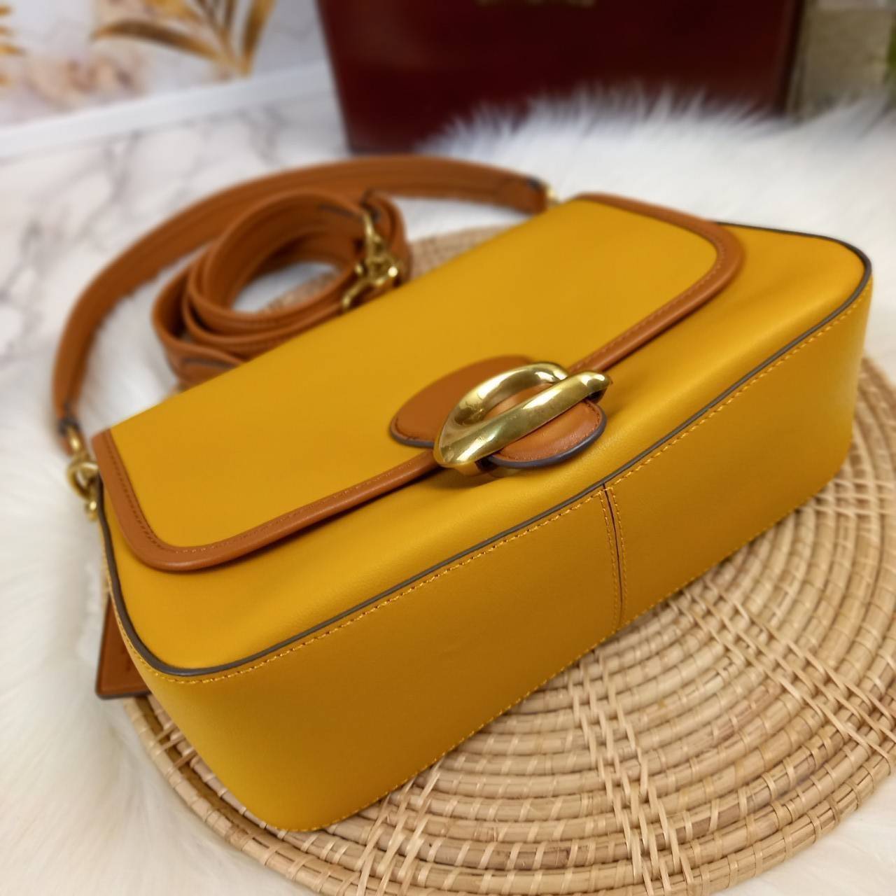 COACH SOFT TABBY SHOULDER BAG (C4823//C5261) กระเป๋าถือ กระเป๋าสะพาย ที่ใครๆก็เข้าถึงได้ หรูหรา คลาสสิค ลุคเรียบร้อย แต่ความสวยไม่น้อย! ดาเมจความลุคผู้ดีรุนแรงมาก!!เกินต้าน!!// วัสดุหนังแท้ทั้งใบ หนังเรียบ หนังนิ่มมากๆ อยู่ทรงสวยมากๆด้วย// ด้านในโล่งกว้าง