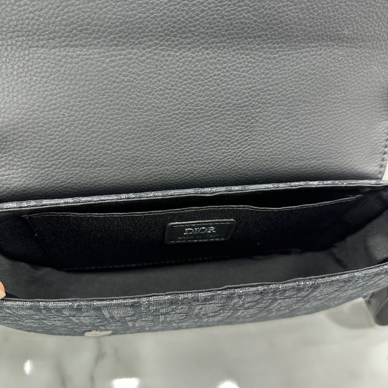 DIOR Saddle Messenger Bag Oblique Jacquard and Grained Leather กระเป๋าสะพาย Saddle pouch คู่ใจท่านชาย เอกลักษณ์ที่หรูหราตลอดกาล เกรดออริ 1:1