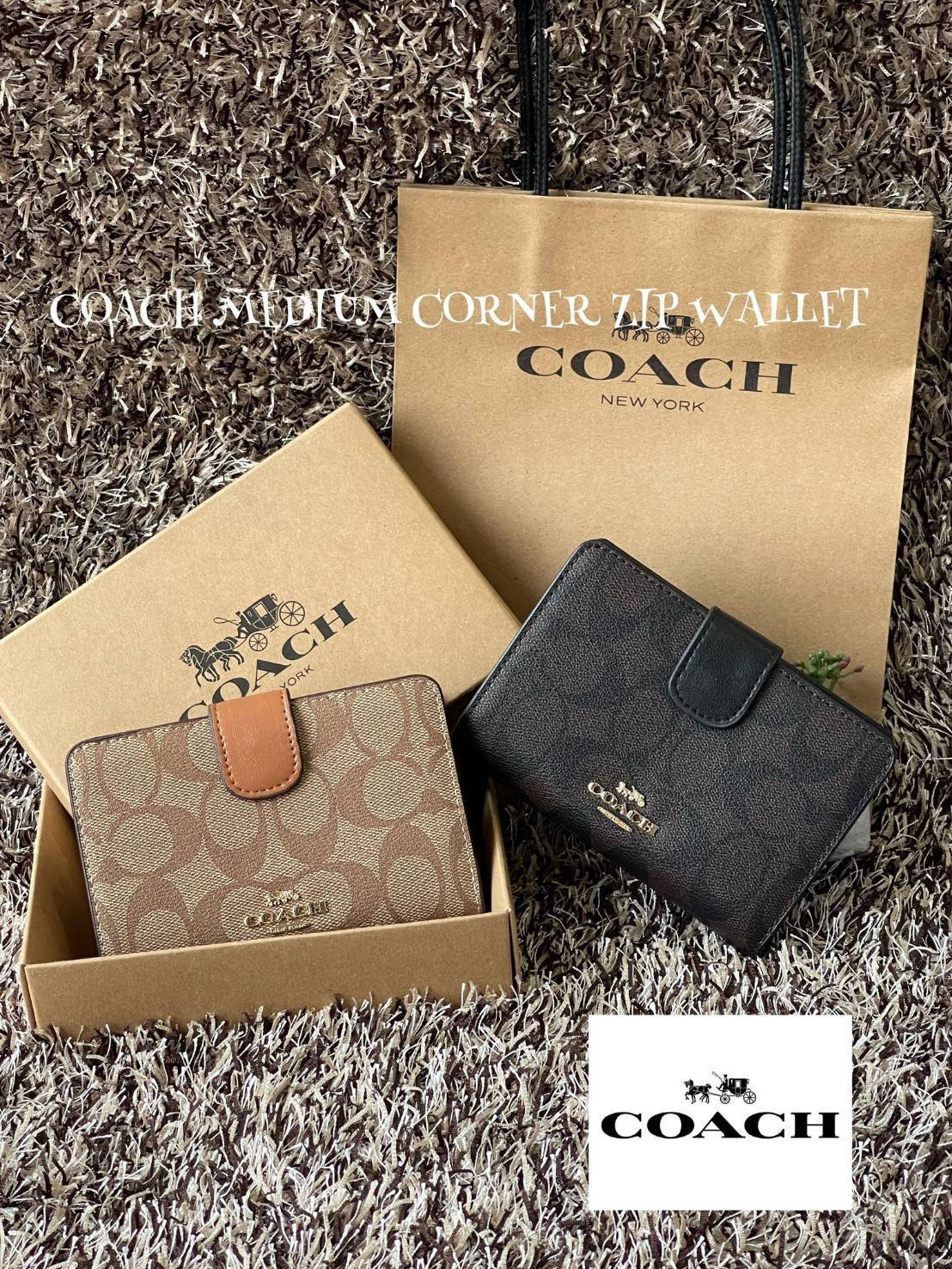 COACH MEDIUM CORNER ZIP WALLET กระเป๋าสตางค์ขนาดกลางที่ถือว่าเป็นไอเทม Must Have ของทุกเพศทุกวัยที่ต้องพกติดตัวไว้ตลอดเวลา เพราะนอกจากจะช่วยจัดเก็บเงิน บัตรประชาชน บัตรเครดิตและต่าง ๆ ให้เป็นระเบียบเรียบร้อยยังต้องคำนึงถึงประโยชน์ใช้สอยร่วมด้วย กระเป๋าสตา