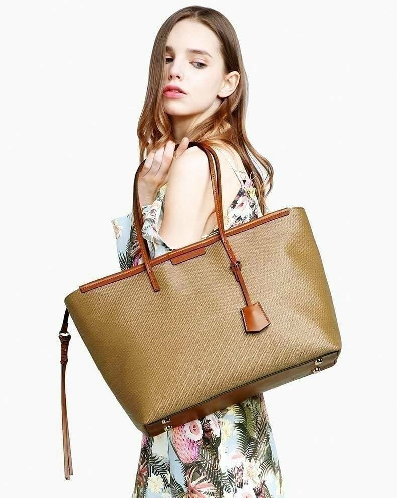 Best Seller!!! Charles & Keith Black Textured Tote Bag กระเป๋าสะพายทรง Shopping ใบใหญ่จุใจวัสดุ Polyester Textured สานรอบใบตัดด้วยหนังเรียบอยู่ทรง กันน้ำ น้ำหนักเบา ด้านหน้ามีโลโก้พร้อมTAG พวงกุญแจห้อยที่หูหิ้ว เปิดปิดด้วยซิปพู่หนัง ภายในกว้างและจุ มีช่อง