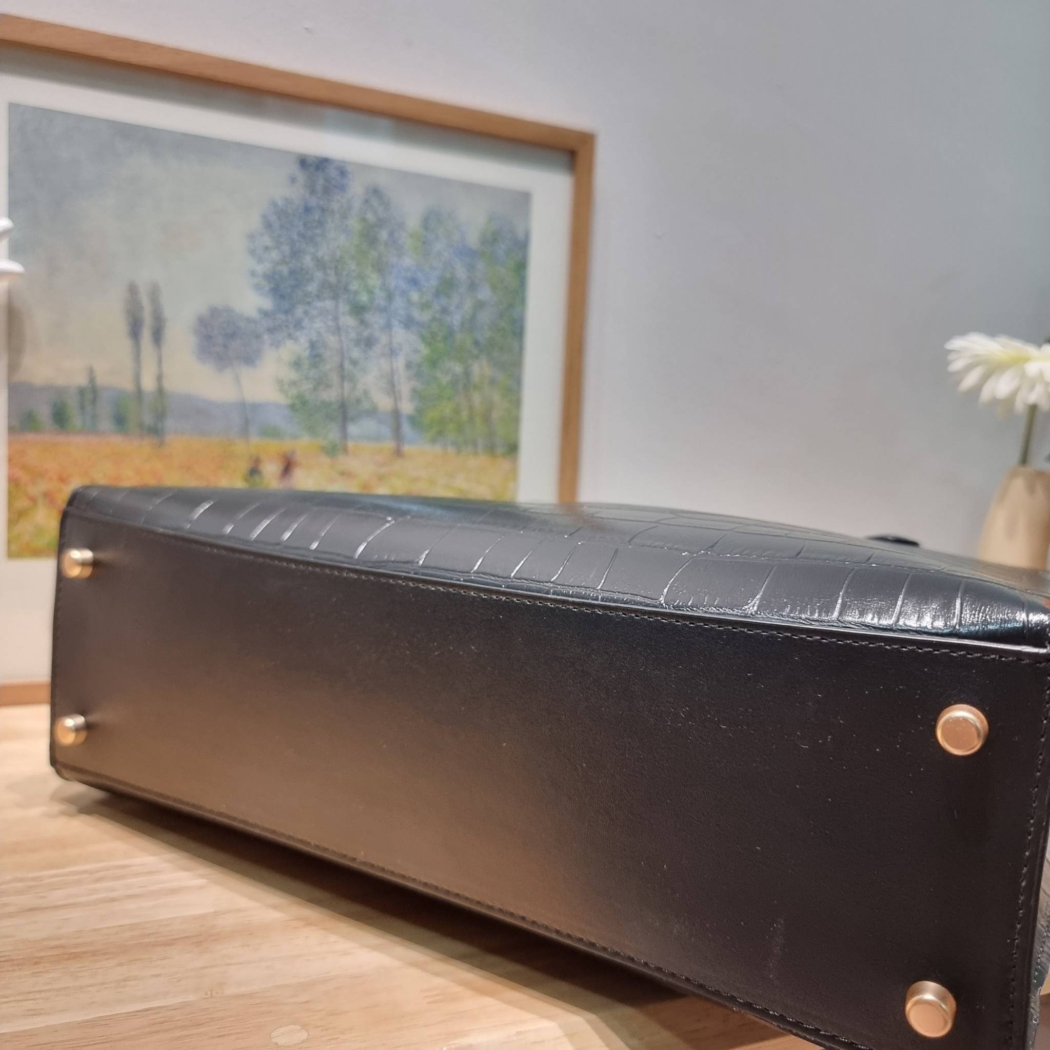 COACH NINA CARRYALL CL654 / COACH Nina Tote Bag พร้อมส่ง 2 สี กระเป๋าโท้ทสะพายไหล่ ใบใหญ่ คอลเลคชั่นใหม่ ตอบโจทย์คนที่ชอบใส่ของเยอะๆได้อย่างดี ดีไซน์รูปทรงคลาสสิค เรียบหรู