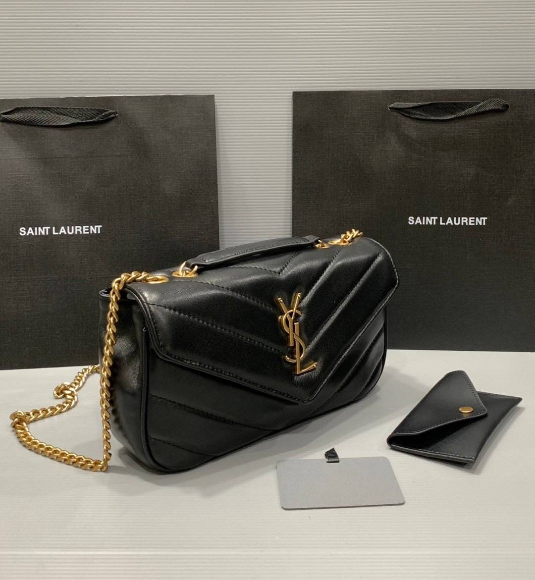 ORI | หนังแท้ 25cm YSL loulou small in matelassé กระเป๋าสะพายทรงสวยคลาสสิค มาพร้อมใบเล็กใส่การ์ด งานหนังแท้สมผัสนุ่มมือตะเข็บเย็บลายเชฟรอนสวยเป็นเอกลัษณ์