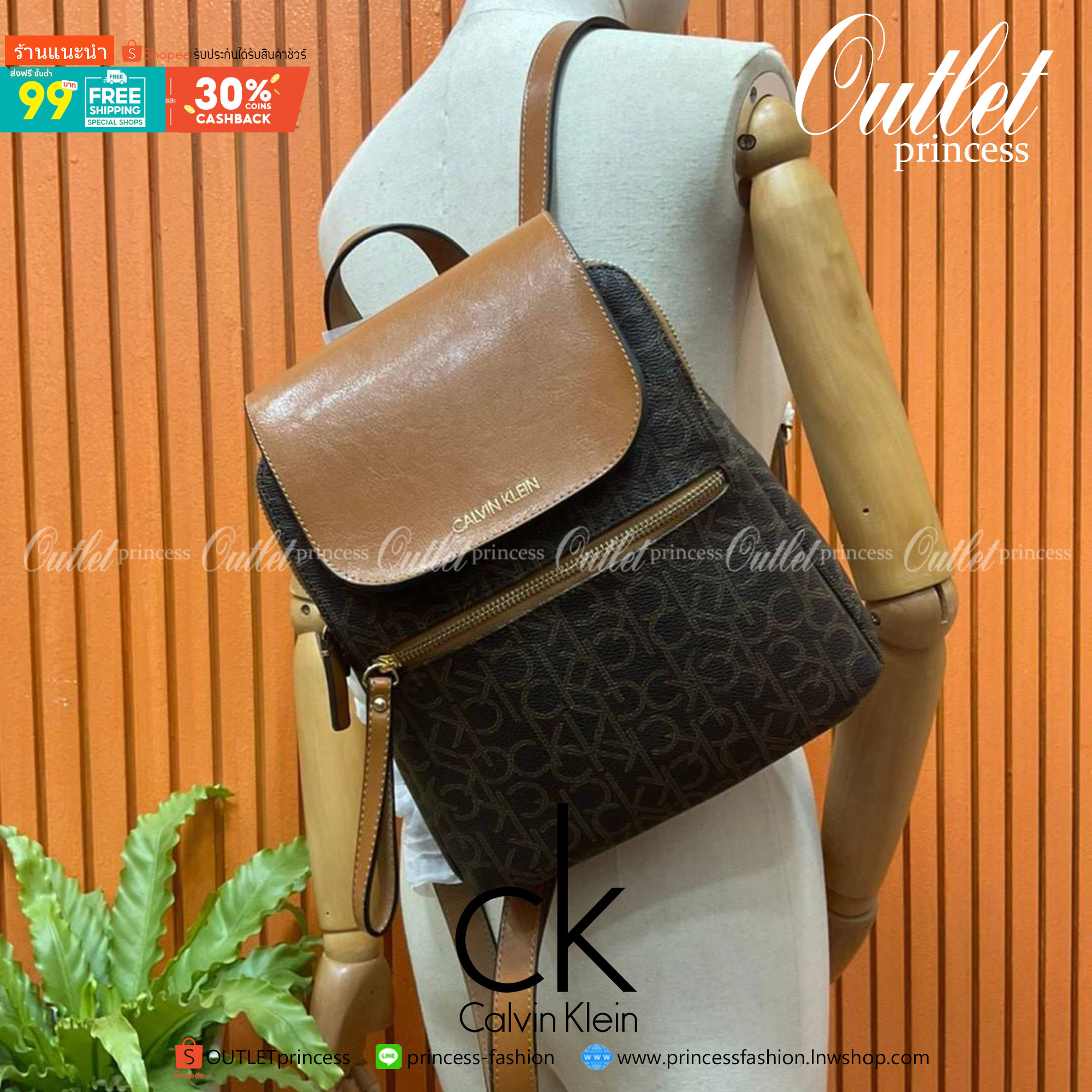 ของแท้ 💯% Elaine Calvin Klein Monogram Small Backpack 💕ของมันต้องมี สวยหรูดูแพงมาก สำหรับรุ่นนี้ และมีฟังชั่นช่องการใช้งานที่มากที่สุด!!! 💕 กระเป๋าสะพายเป้รุ่นใหม่ชนช้อป รุ่นยอดนิยม