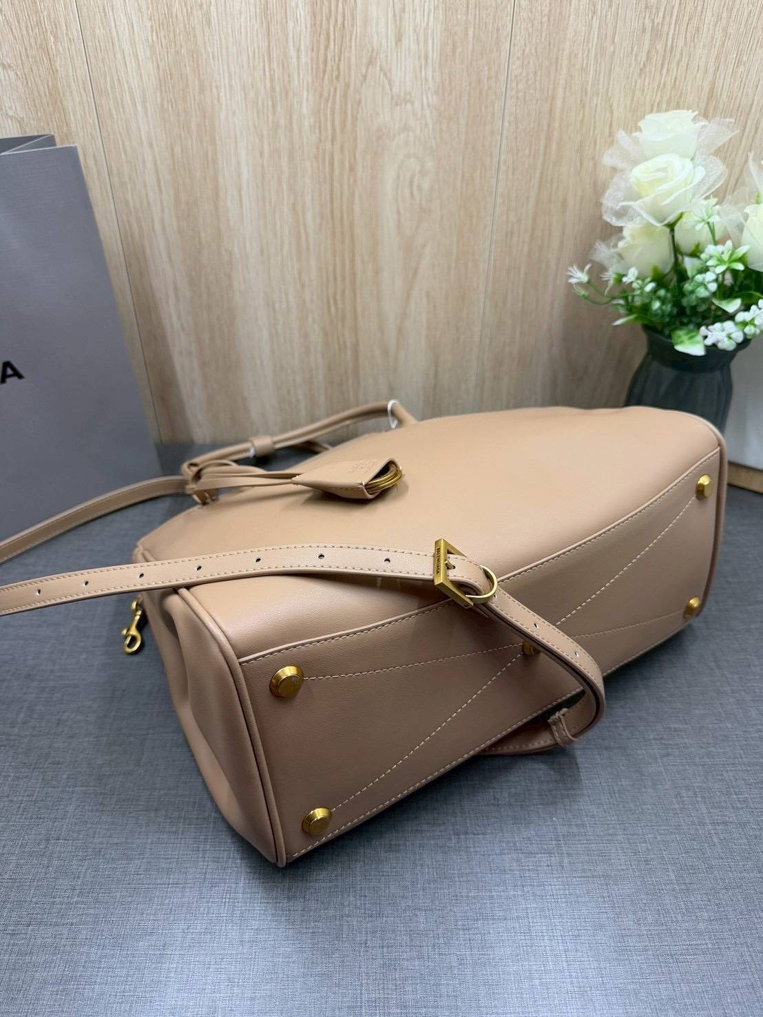 ORI หนังแท้ | Balenciaga Carry All Hampton Bag / Balenciaga Tote Bag 33cm กระเป๋าสะพายทรงโท้ท ภายในโล่งกว้าง ดีไซน์เรียบง่าย เรียบหรู