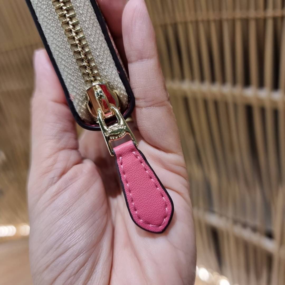 OUTLET 】COACH ACCORDION ZIP WALLET IN SIGNATURE CANVAS F86093 C3287 F98126 กระเป๋าสตางค์ใบยาว น่ารักน่าใช้