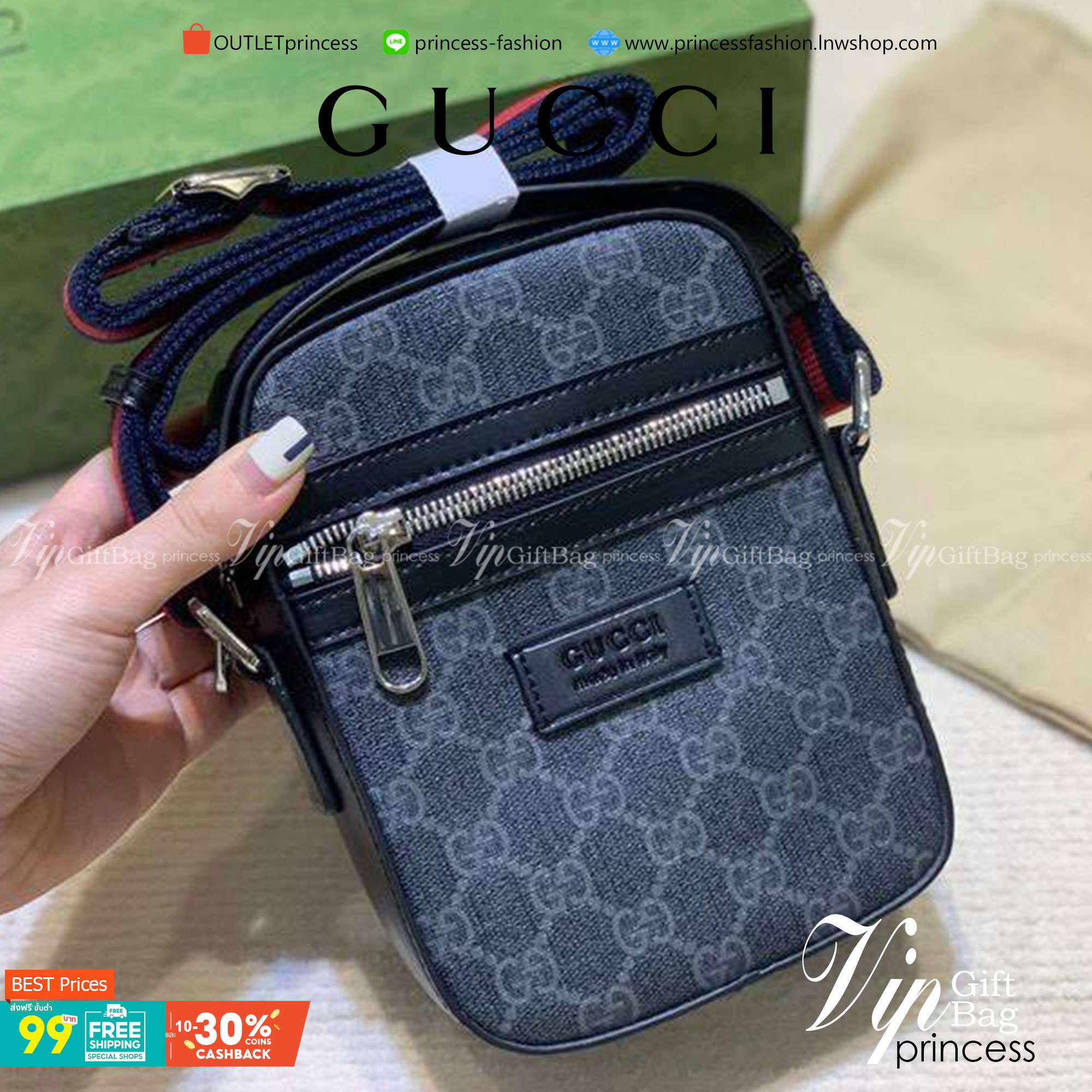 VIP GIFT 】หนังแท้ GUCCI GG Black messenger Crossbody ขนาดเล็ก ทรงแนวตั้ง มีช่องให้ใส่ของได้อยู่ 2 ช่อง เป็นซิบรูดเปิดปิดด้านบน และด้านหน้า โดดเด่นด้วยลวดลายกระเป๋าที่ ใช้ตัวโลโก้ของ GUCCI มาทำเป็นแพทเทิร์น ซึ่งกระเป๋าแต่ละใบอาจมีตำแหน่งที่แตกต่างกัน แปะตั