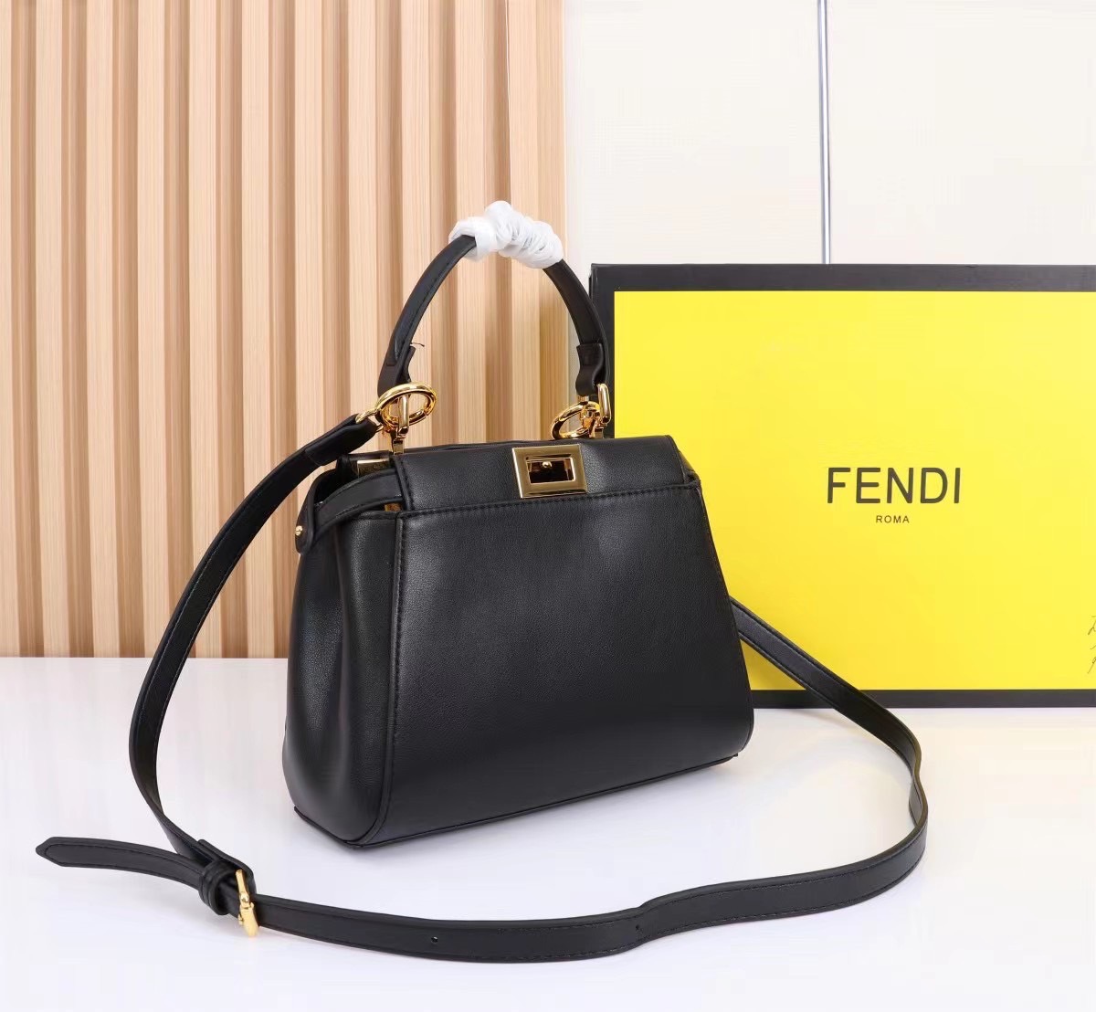พร้อมส่ง 3 สี FENDI Peekaboo Monster กระเป๋าถือหรือสะพายรูปลักษณ์สวยงามทันสมัย 🧡 เกรดออริจินอล 1:1 สลับแท้ ใช้งานต่างประเทศได้