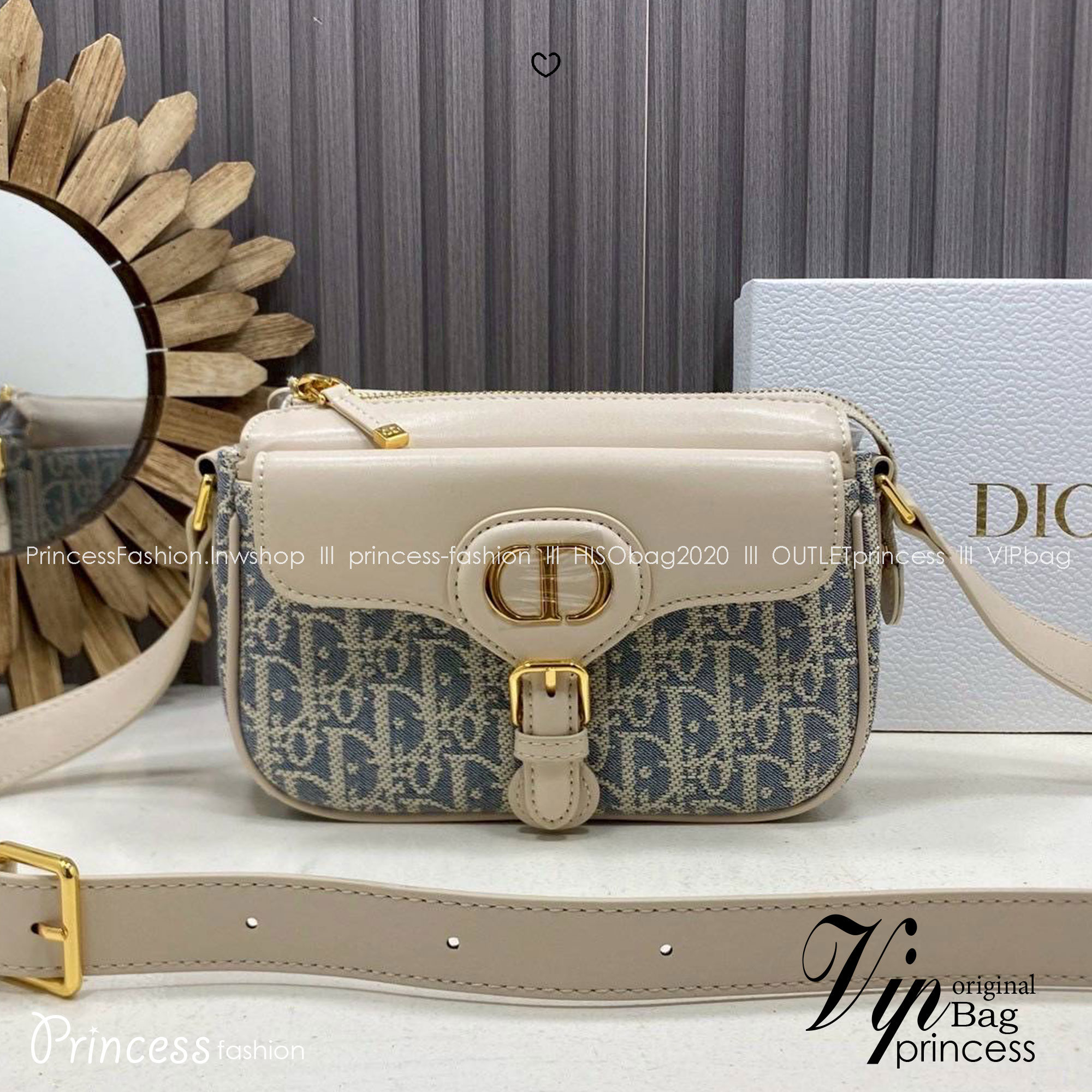 ORI หนังแท้ | DIOR Small 30 Montaigne Pocket Bag กระเป๋าสะพาย รุ่นใหม่สําหรับ Fall 2025 โดดเด่นด้วยลายเส้นอันงดงามและขนาดที่กะทัดรัด