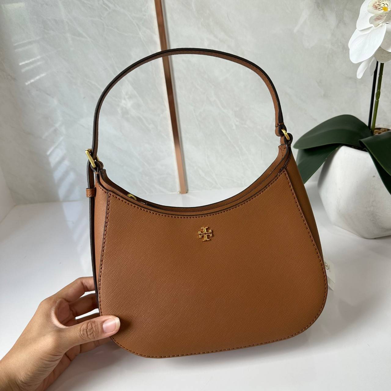 TORY BURCH EMERSON ZIP SHOULDER BAG 137416 / TORY BAG พร้อมส่ง 3 สี กระเป๋าสะพายไหล่ / คล้องแขน หนังซาเฟียโน่ ทนทาน