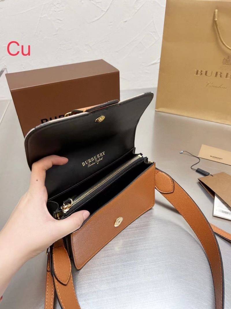 Burberry House Check Buckle Bag / The Small BB Buckle bag in House Check and Leather ปังไม่ไหววว ใครจะกล้าต้าน! มาใหม่ งานเรียบหรูลงตัวสุด ให้ความวินเทจนิดๆ ติดโมเดิร์นหน่อยๆ ได้ทุกลุค เกรดงานสวย.น่ารักมากๆ ใช้ได้ Everyday Look เลยค่า