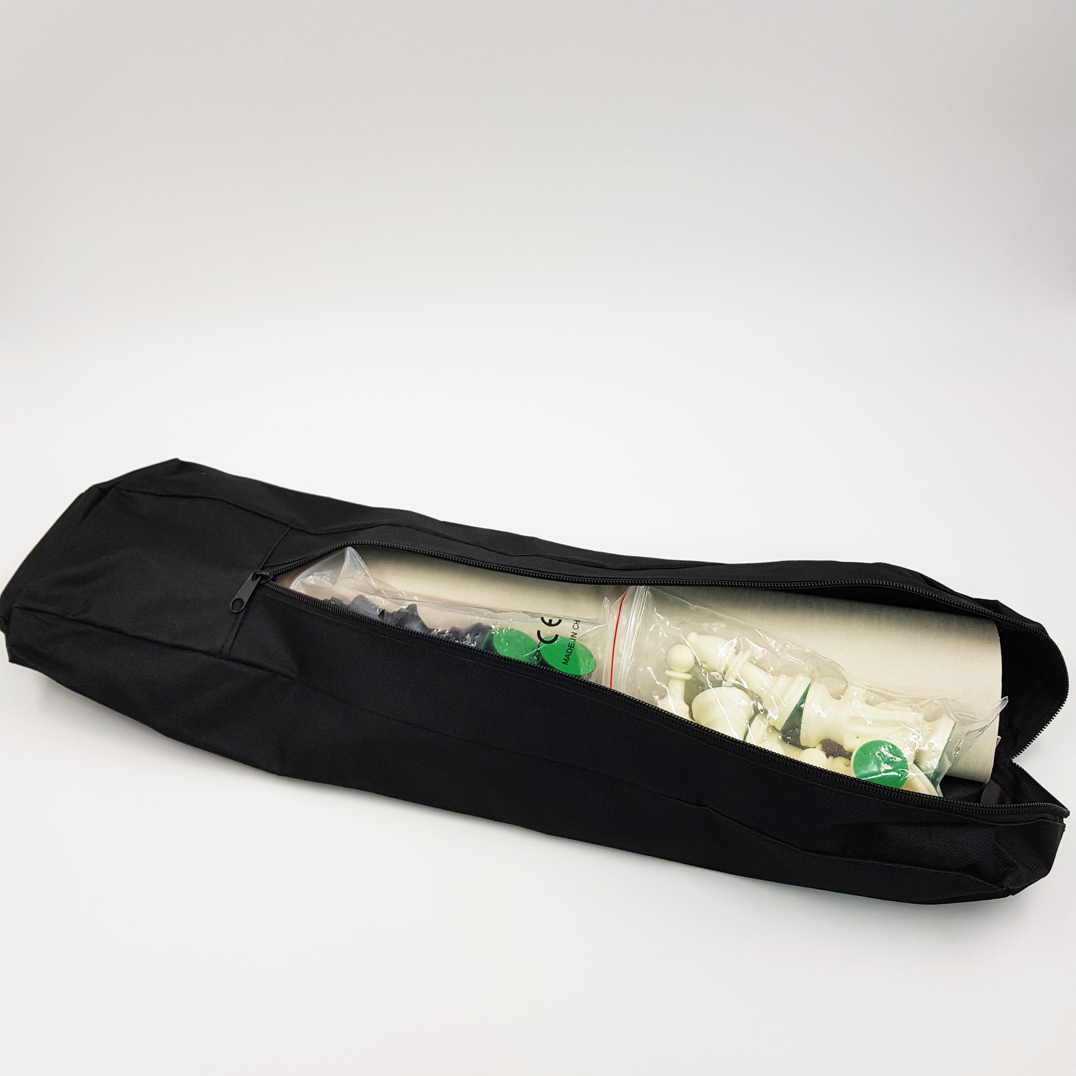 ชุดกระเป๋าพร้อมตัวหมากรุกสากลเรซิ่นมีน้ำหนักและกระดานผ้ายาง