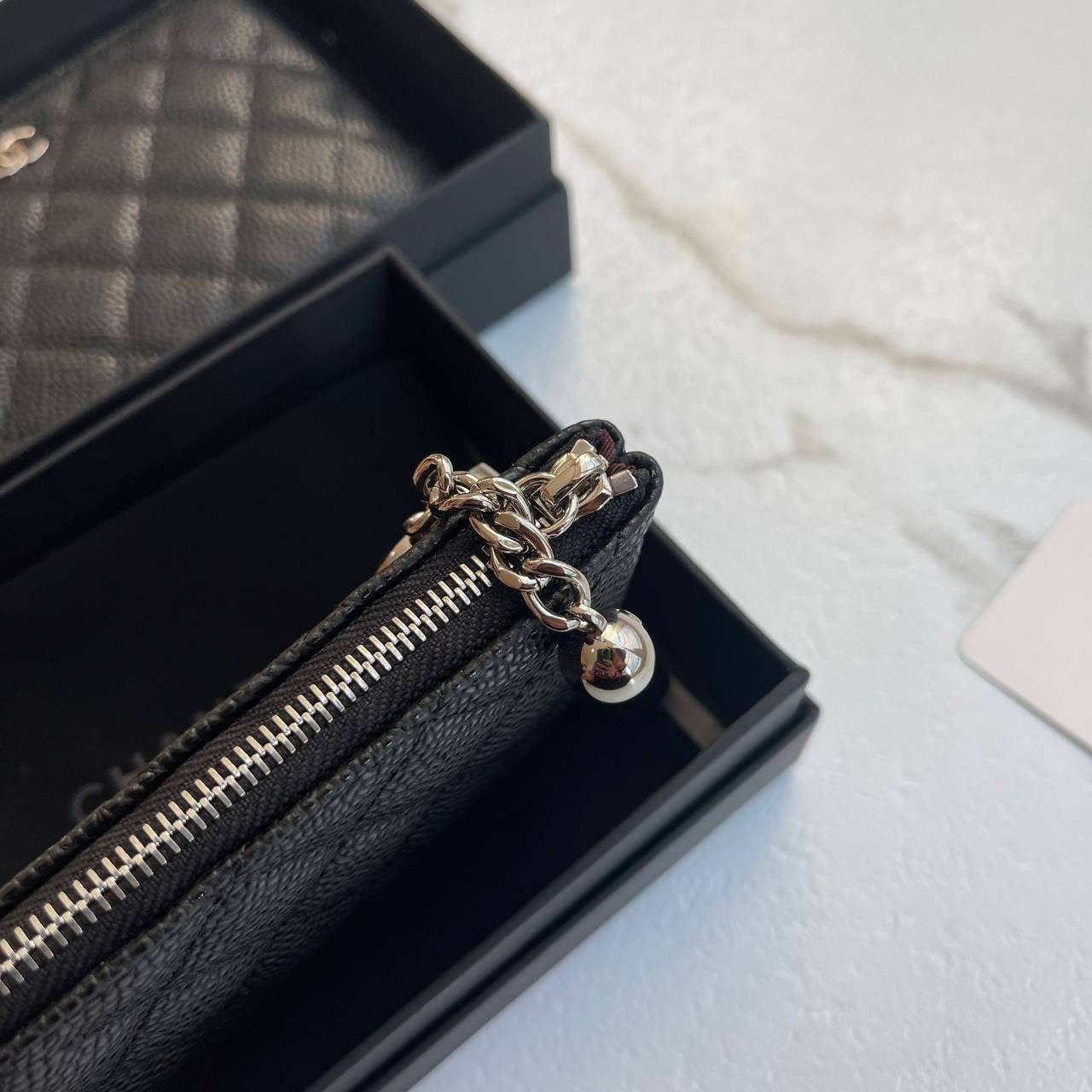 CHANEL MINI WALLET CAVEAR งานหนังแท้คาเวียร์สวยหรู ใช้งาน ตทป ได้ กระเป๋าใส่การ์ดหรือใส่แบงค์ รุ่นใหม่ที่สามารถใส่การ์ดได้เยอะ งานสวยมากค่ะ