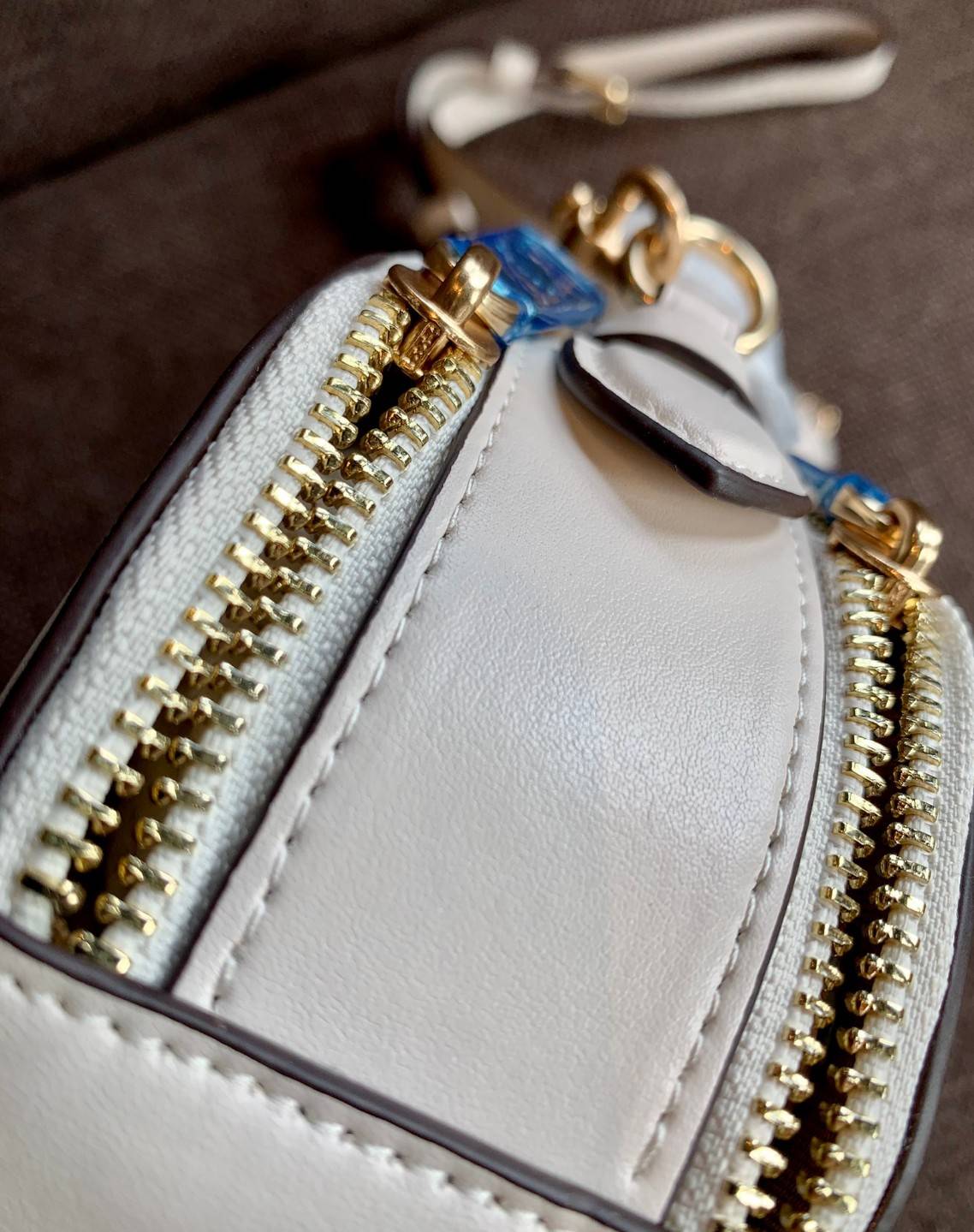 COACH HEART CROSSBODY BAG ((C5118//C5119)) 💥Limited edition หลงรักแน่นอน💋 พร้อมส่งที่ไทยก่อนใครวันนี้! ✔️กระเป๋ารูปหัวใจน่ารักมากๆค่ะ หนังแท้อย่างดีสวยงาม