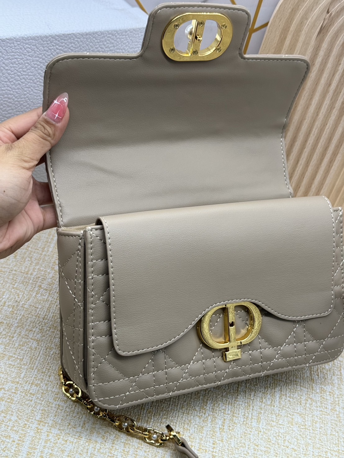 SMALL DIOR JOLIE TOP HANDLE BAG กระเป๋าสะพายดิ-ออร์ รุ่นใหม่ งานหนังสวย เกรดออริจินอล สลับแท้ ใช้งานต่างประเทศได้ งานสวยตามรูป ภาพถ่ายจากงานขายจริง