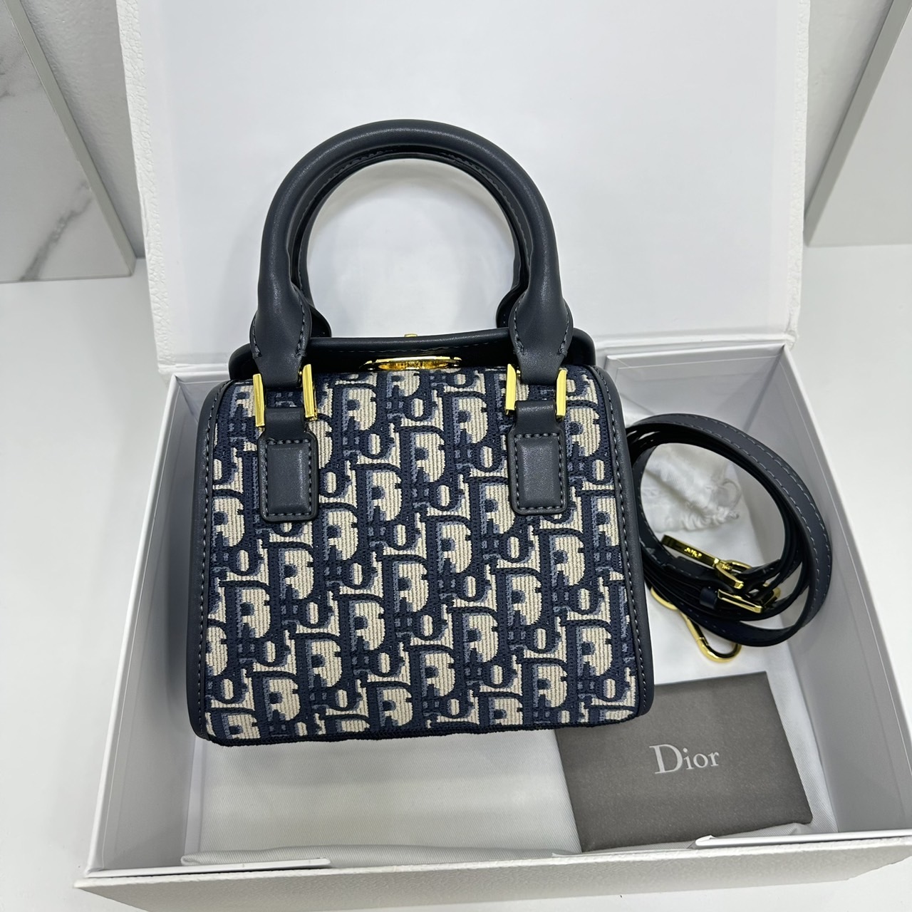 DIOR SMALL BOSTON BAG Blue Oblique Embroidery / DIOR Box Bag กระเป๋าสะพายทรงกล่อง New for Winter 2023 คอลผู้ดี สวยหรู ตอบโจทย์และแมทช์ได้กับทุกลุคทุกสไตล์