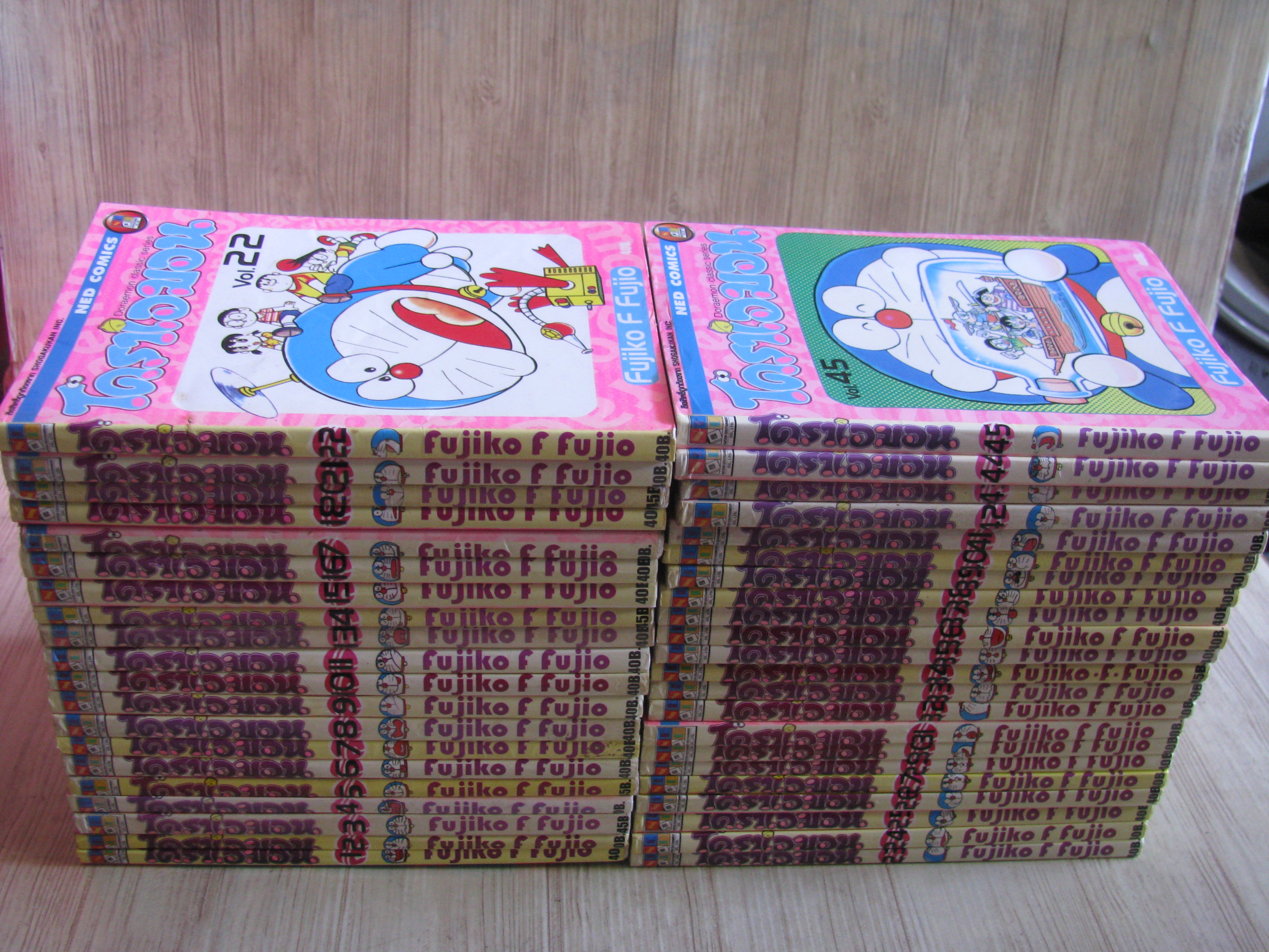 โดราเอมอน ชุด เล่ม 1-45 (ขาดเล่ม12,19,28,) 45 เล่มจบ Fujiko F Fujio เขียน(สภาพสะสม ไม่แยกเล่มขายค่ะ)
