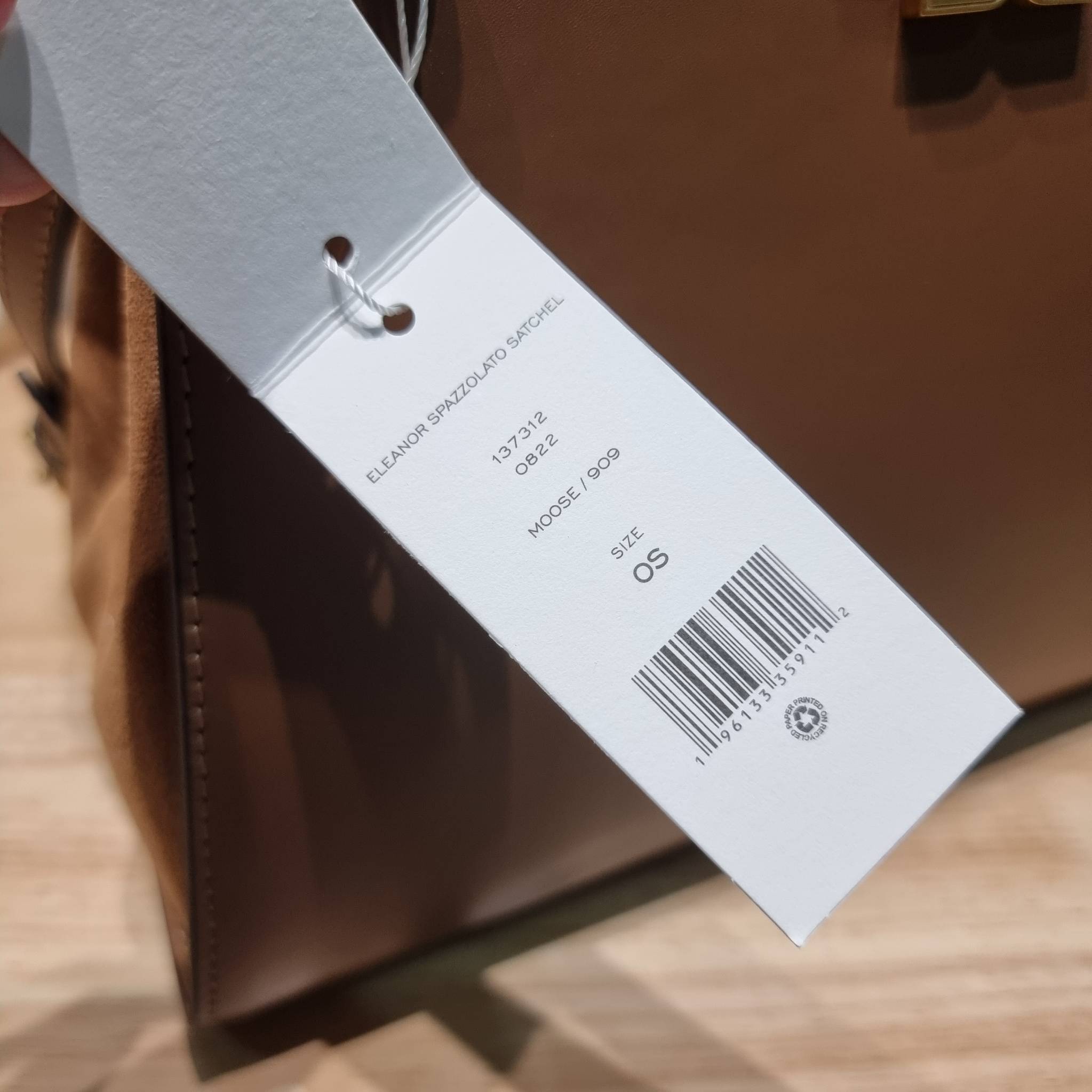 TORY BURCH ELEANOR SPAZZOLATO SATCHEL ใหม่และดูดีเกินต้าน กับกระเป๋าถือทรงสวย ใบใหญ่ ดีไซน์ผู้ดีเรียบหรู ถือขับผิวไปเลยทุกสี สวยคม มาพร้อมหูจับในตัว