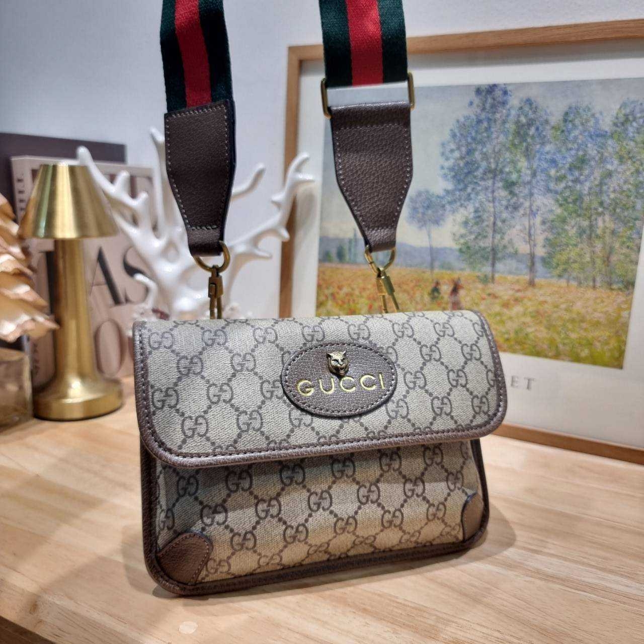 GG NEO VINTAGE GG SUPREME BELT BAG ฮอตฉ่ำๆ กับกระเป๋าคาดอกรุ่นคลาสสิค ดีไซน์เท่ หรู สไตล์สปอร์ต ขนาดกำลังดี พกพาง่าย คาดไปไหนก็ได้สบายๆ ปรับคาดได้หลากหลาย