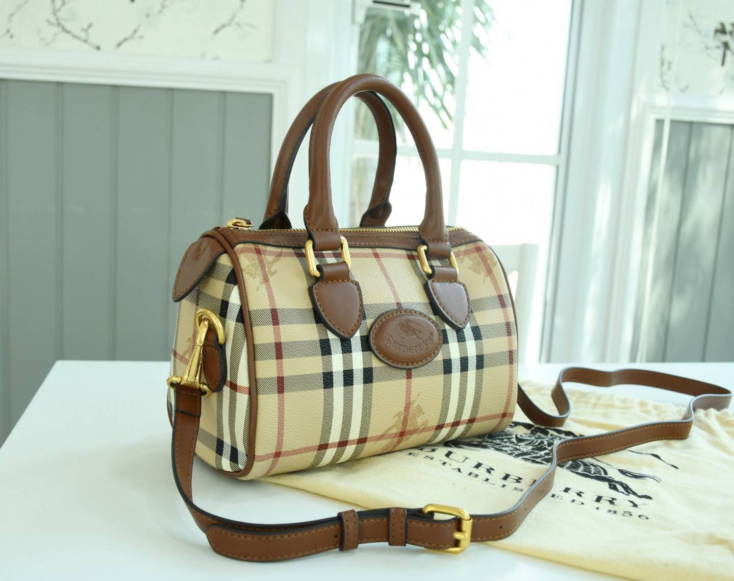 Burberry bag Crossbody Bag Vip Gift with Purchase (GWP) พรีเมี่ยมกิ๊ฟ Limited Edition จาก BURBERRY PERFUME