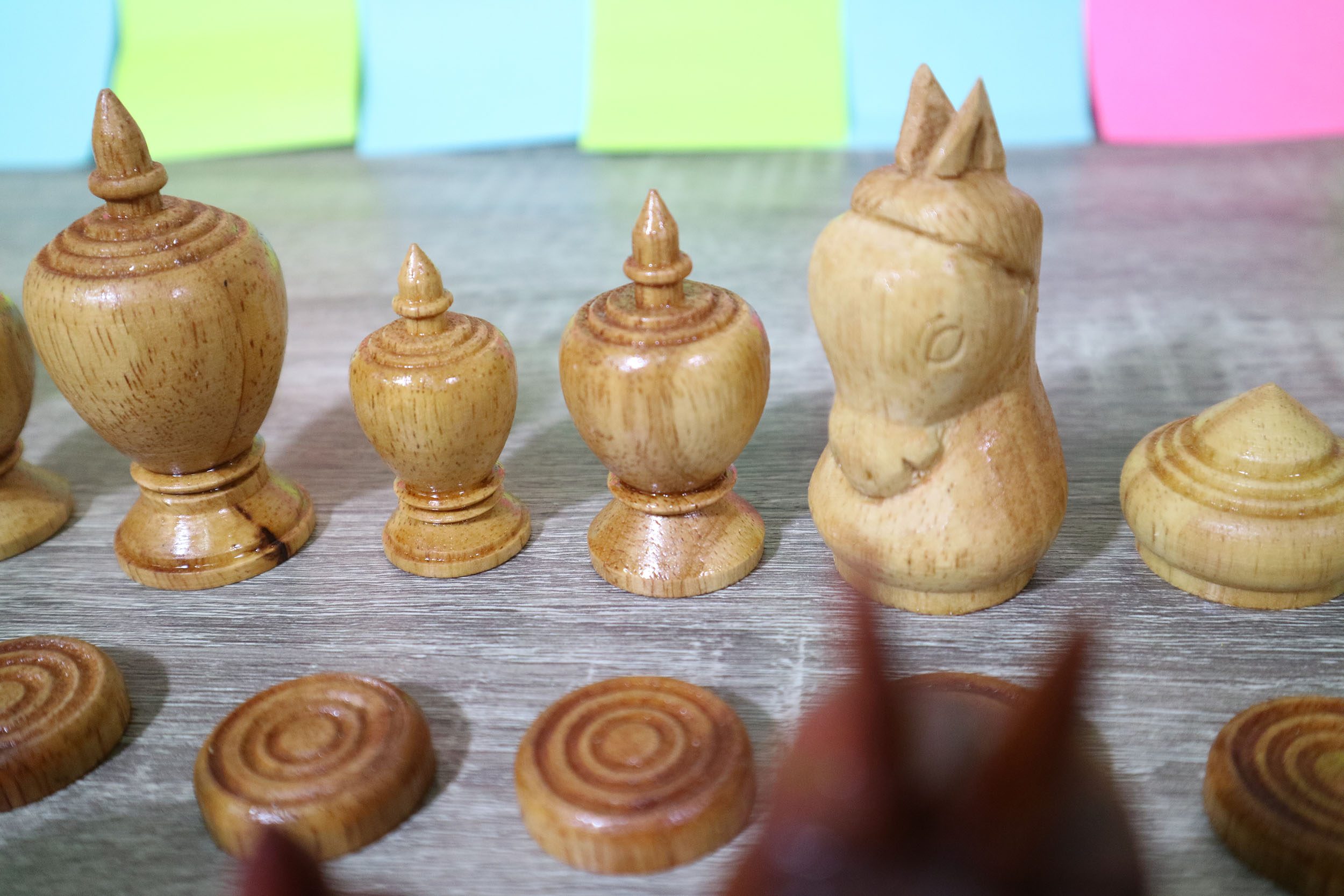 ตัวหมากรุกไทยชุดราเธยะ