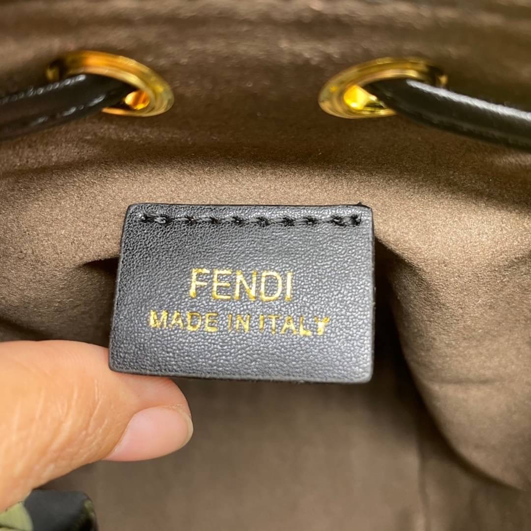 พร้อมส่ง 3 สี FENDI Mon Tresor Black leather mini-bag / FENDI Bucket Bag กระเป๋าสะพายทรงบัคเก็ตงานหนังเต็มใบ ไซส์มินิ เกรดออริ สลับแท้ 1:1