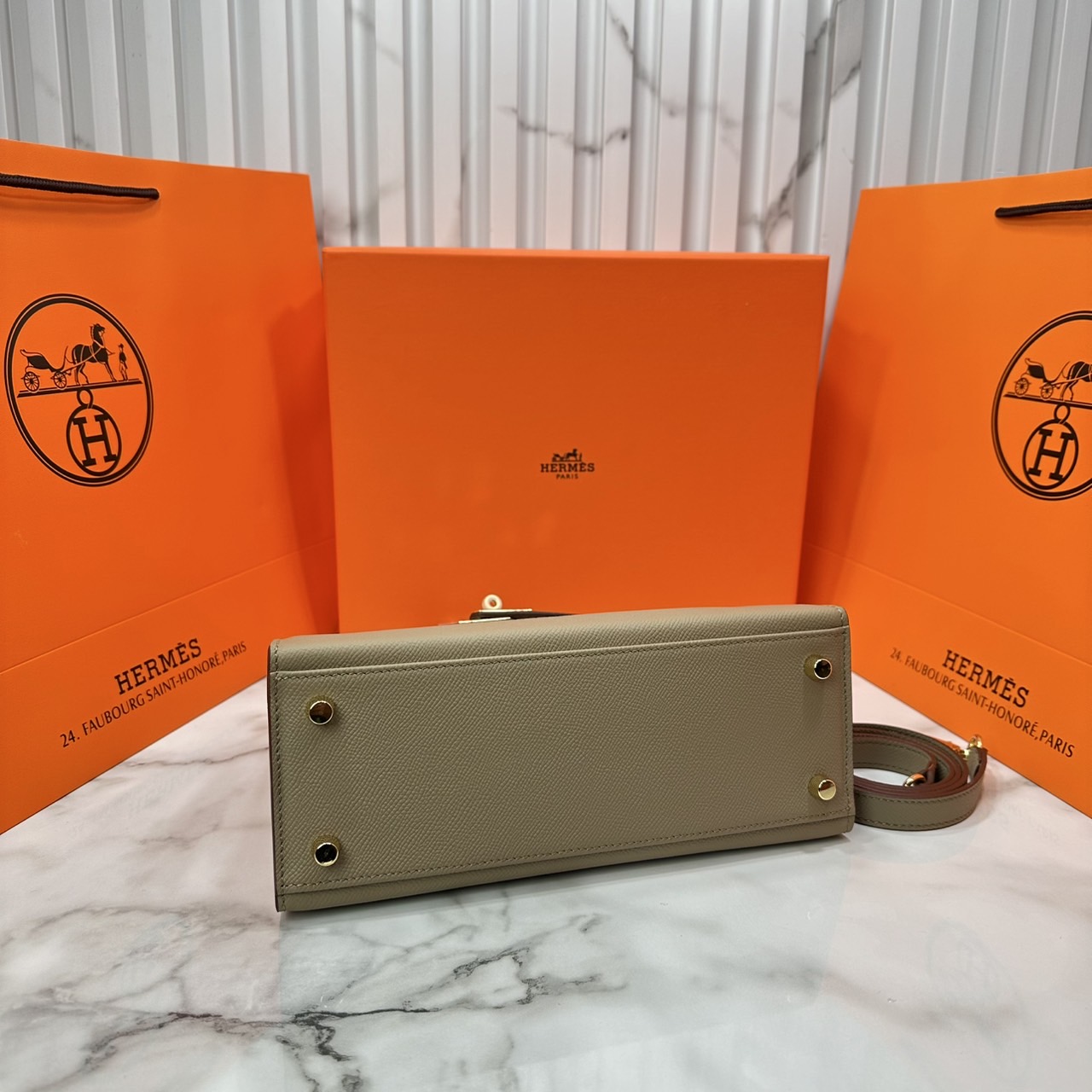 ORI หนังแท้ | Hermes Kelly 25cm กระเป๋าสะพายที่สุดแห่งหรูหราลัคชู นิยามของความสง่างามเหนือกาลเวลา แบรนด์เนมในฝัน งดงามดั่งเจ้าหญิง
