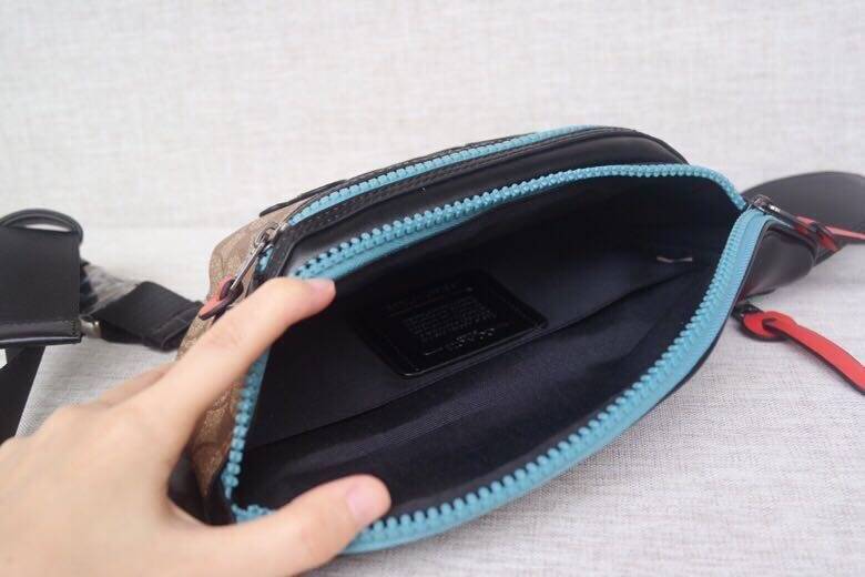 COACH F72931 TERRAIN BELT BAG IN SIGNATURE CANVAS กระเป๋าคาดอกสุดเท่ ขนาดพอเหมาะ ใช้แล้วเท่สุดๆไปเลย ภายในกว้าง เปิดปิดด้วยซิป