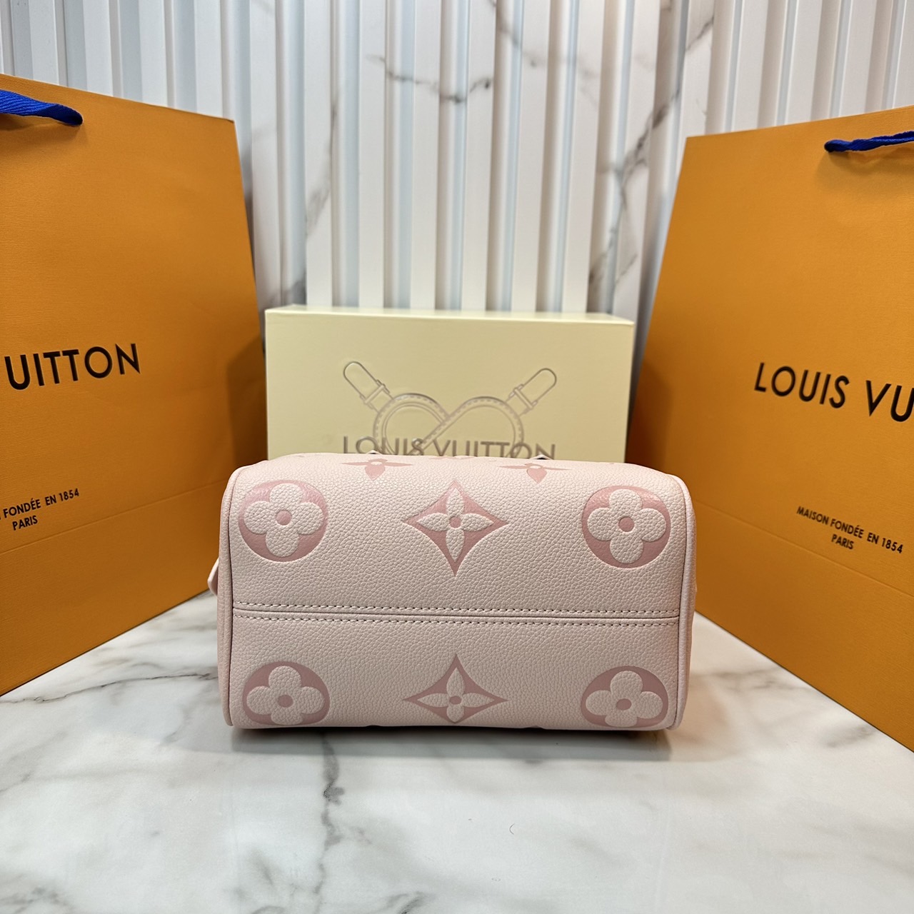 LV Speedy Bandoulière 20 Bag Monogram Empreinte Leather กระเป๋าสะพายทรงสปีดี้คลาสสิค สวยหรู กระเป๋าทรงหมอน รุ่นท็อปฮิต มีกุญแจล็อค